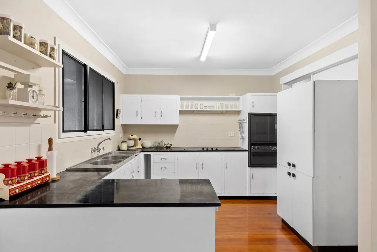 19 Caratel Street, Stafford Heights, QLD 4053