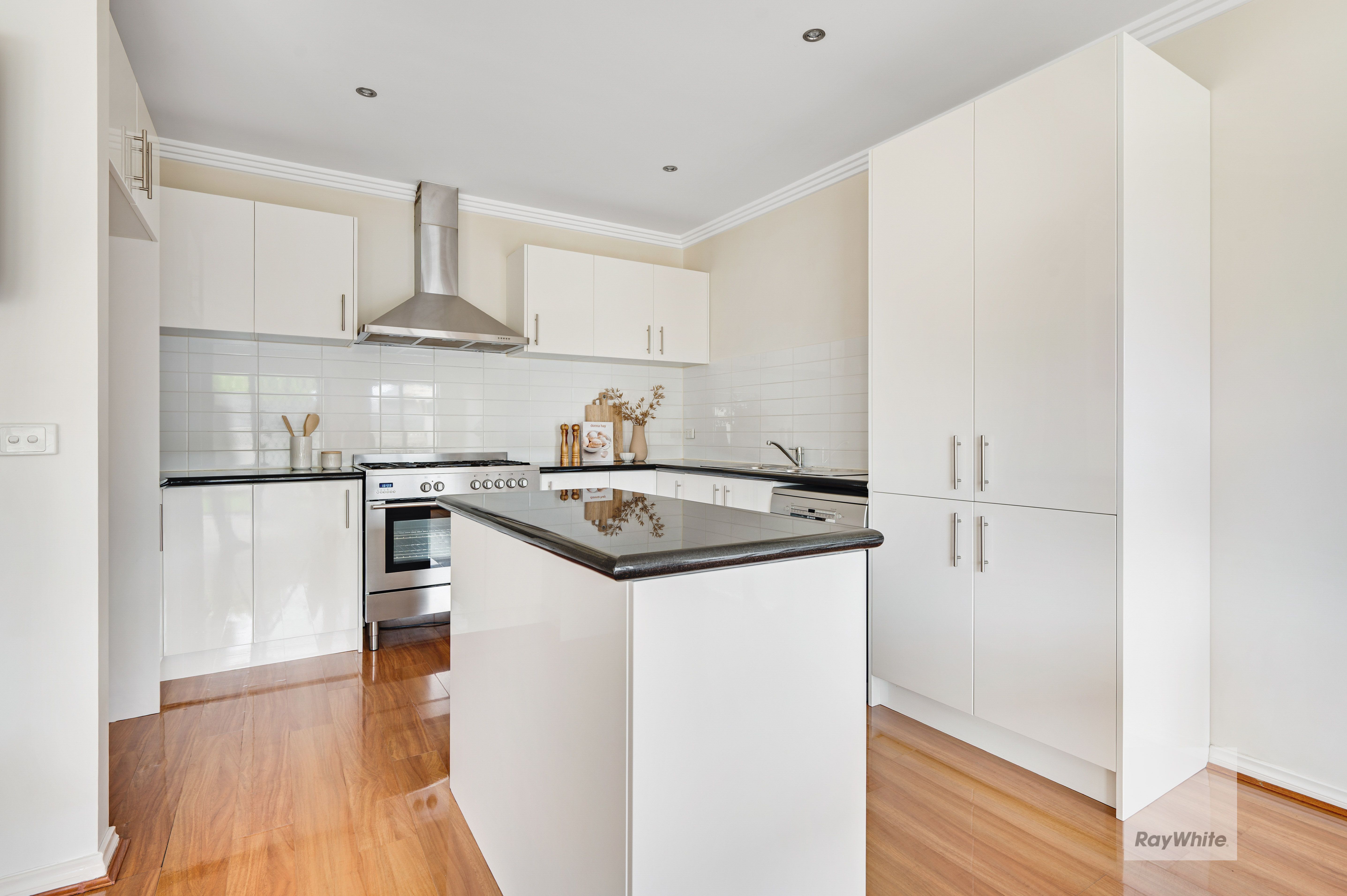 14/72-74 Hillcrest Drive — photo 11 of 23