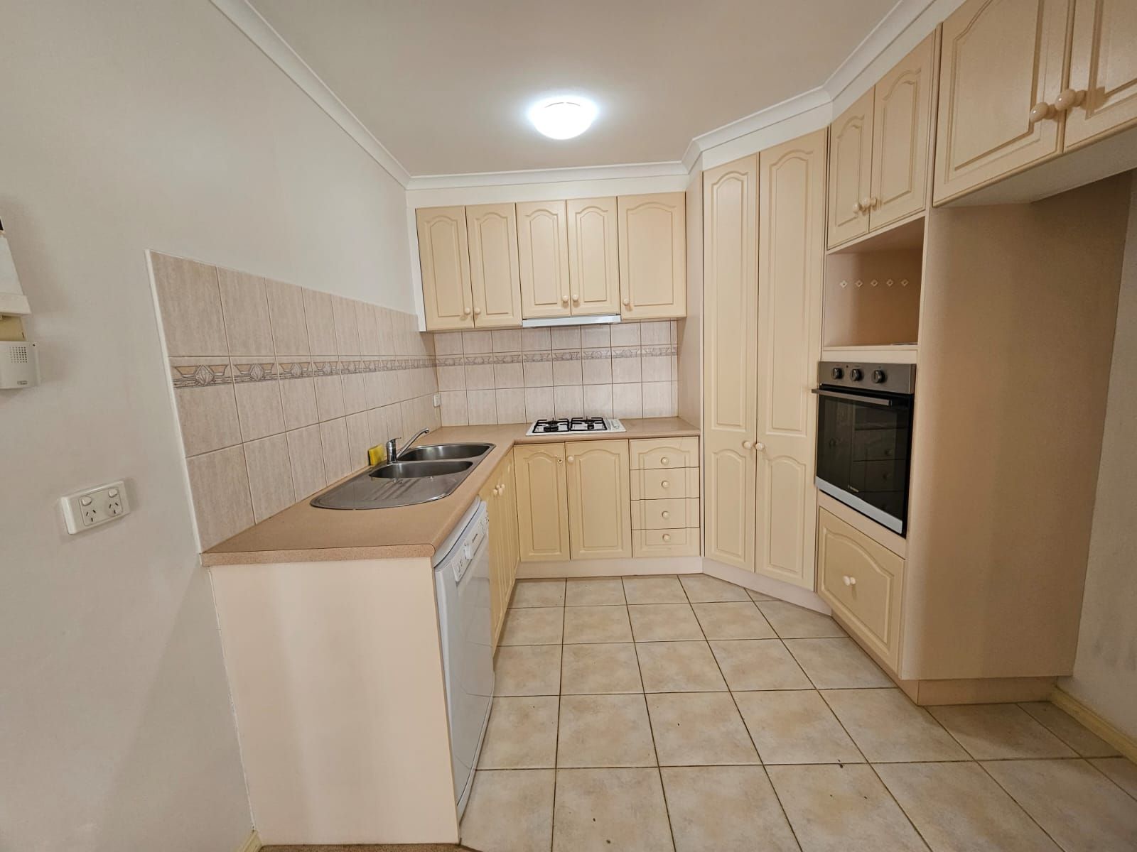 30 Federation Walk, Hughesdale, VIC 3166