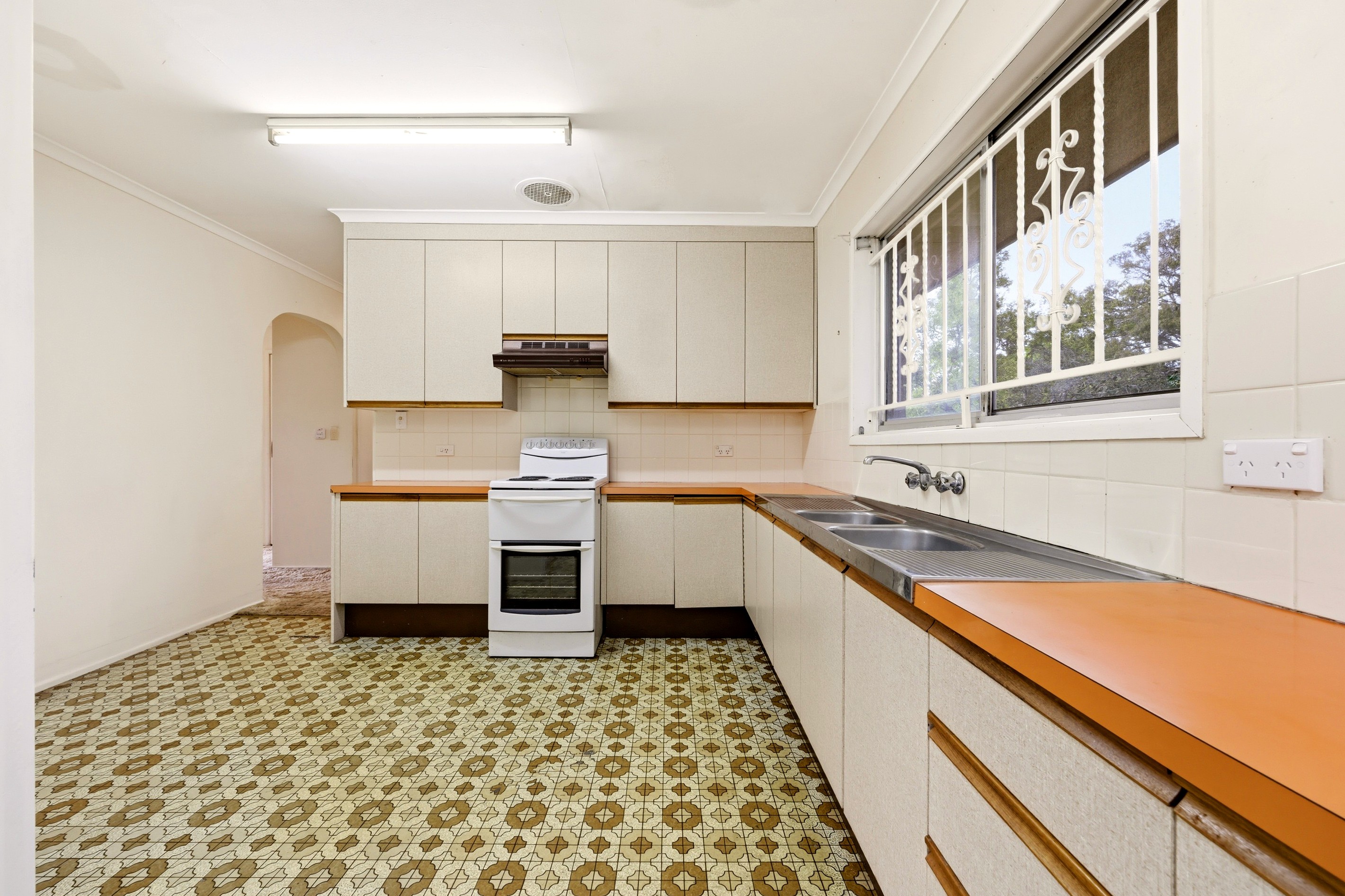 17 Troubridge Street, Mount Gravatt East, QLD 4122