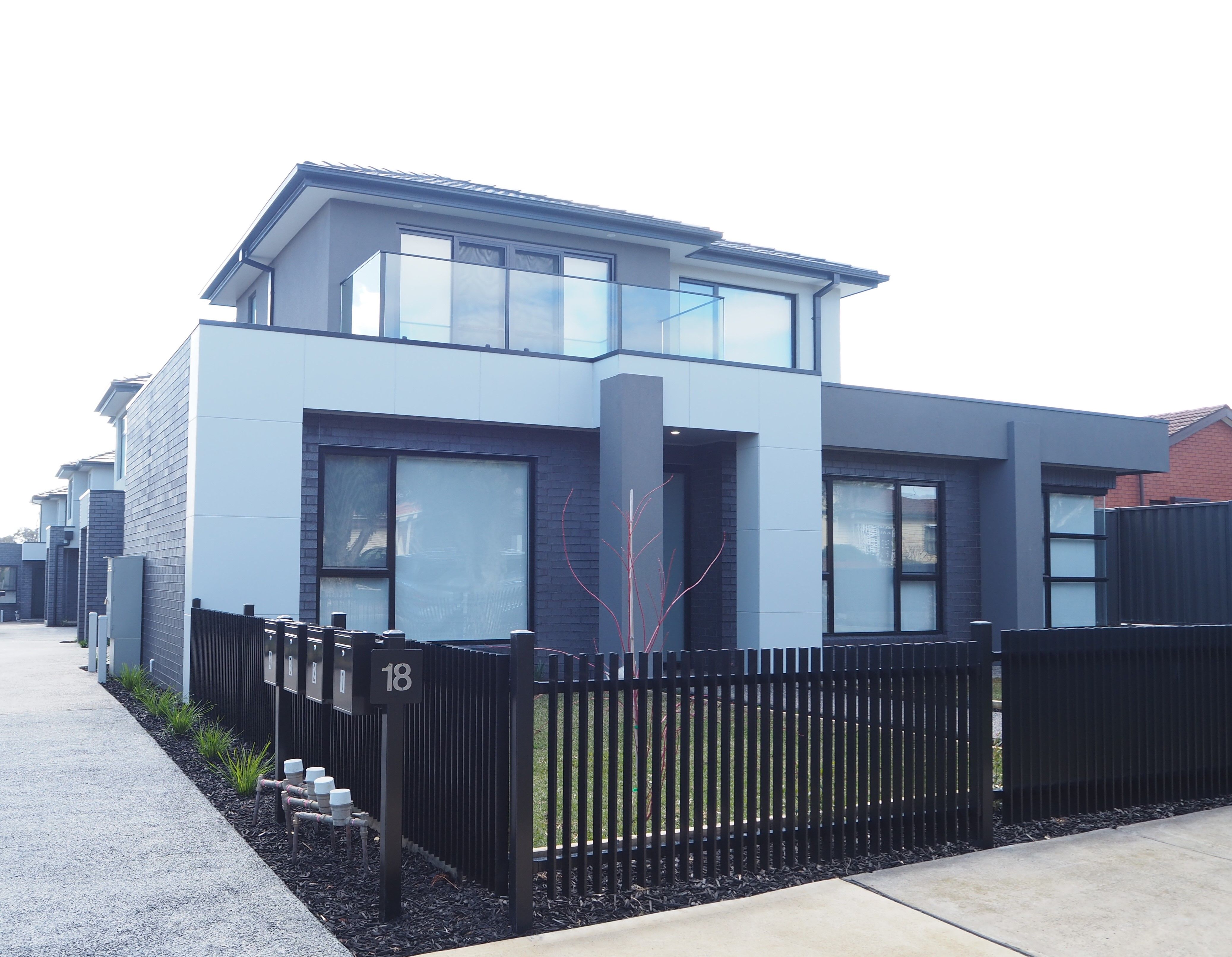 2/18 View Street, Reservoir, VIC 3073