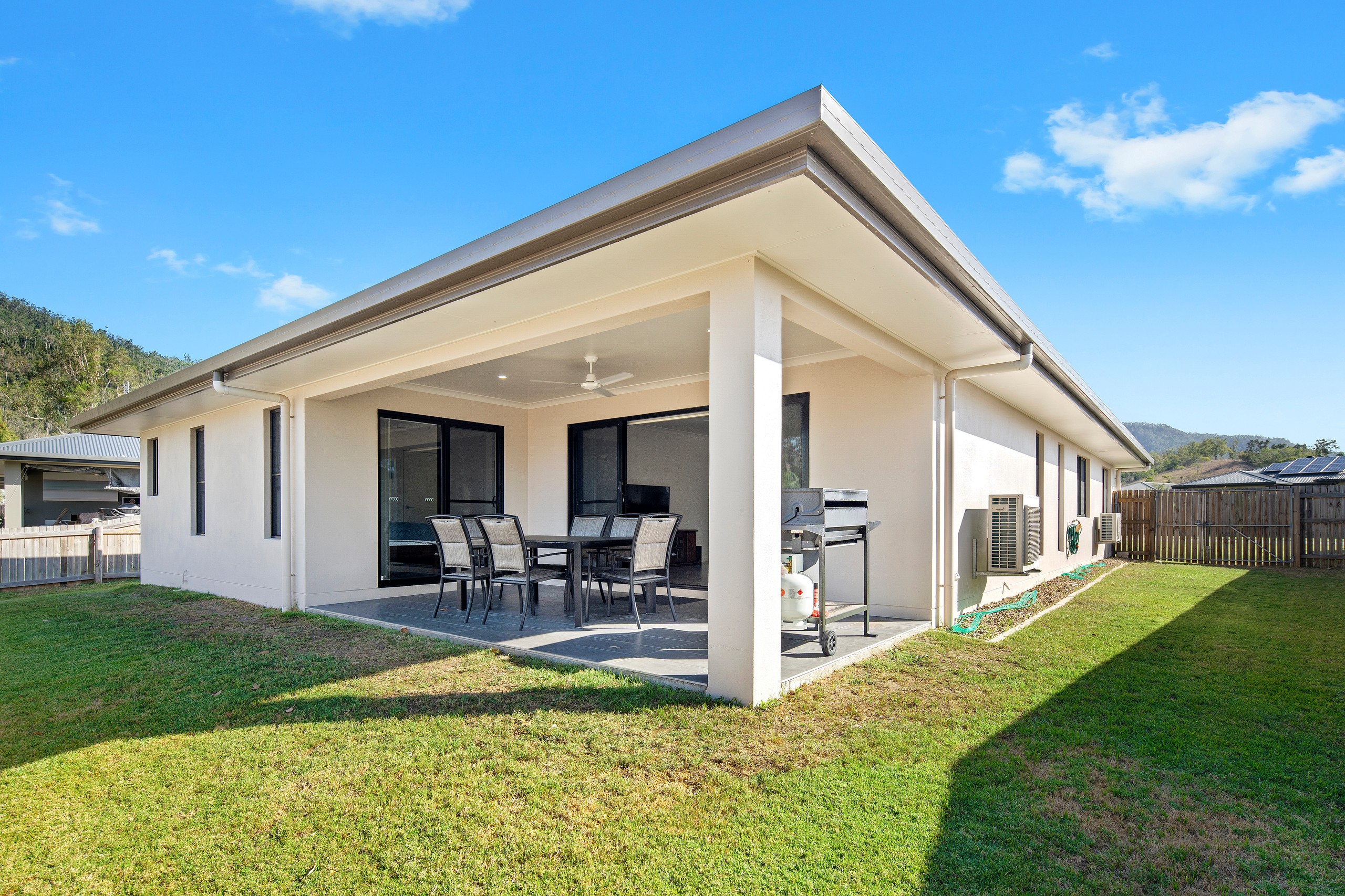 5 Grevillea Place, Cannonvale, QLD 4802