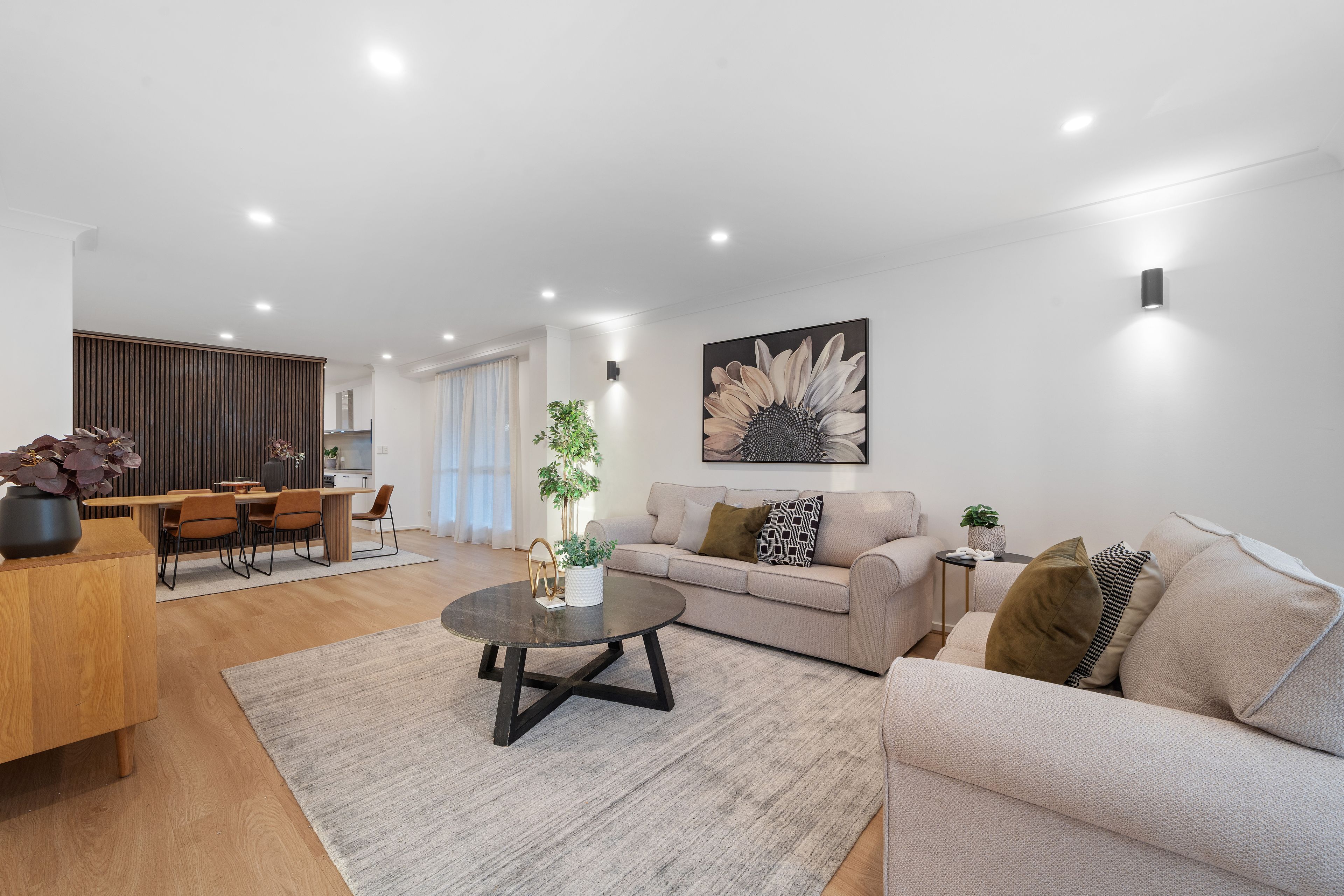 12 Roberts Avenue — photo 3 of 26