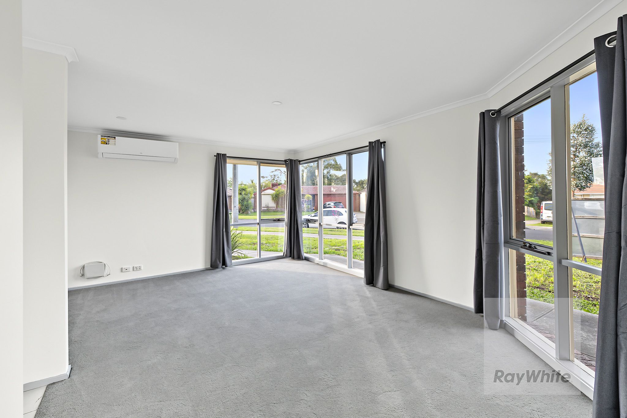 27 Halter Crescent — photo 5 of 14