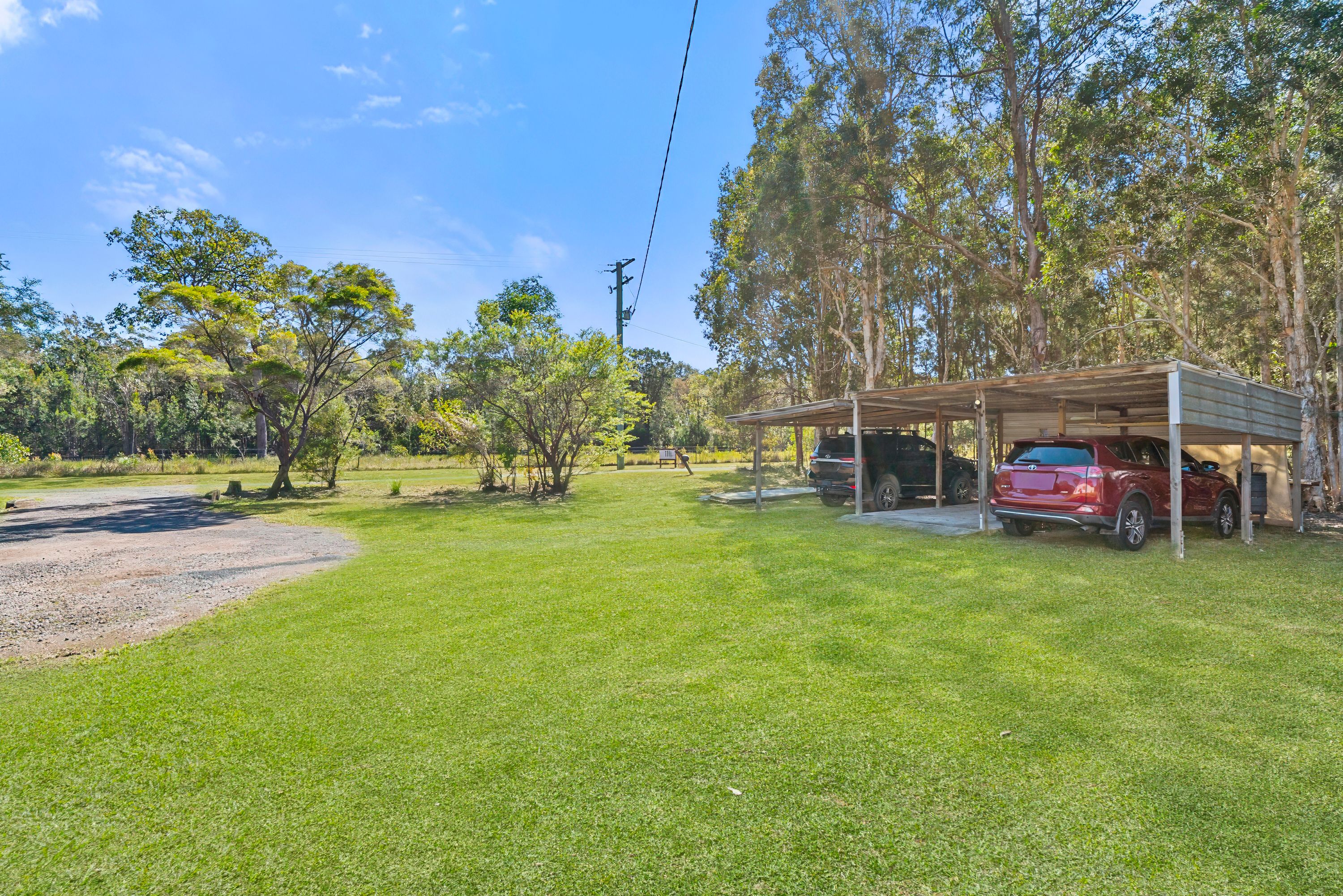 121 Illoura Place — photo 4 of 30