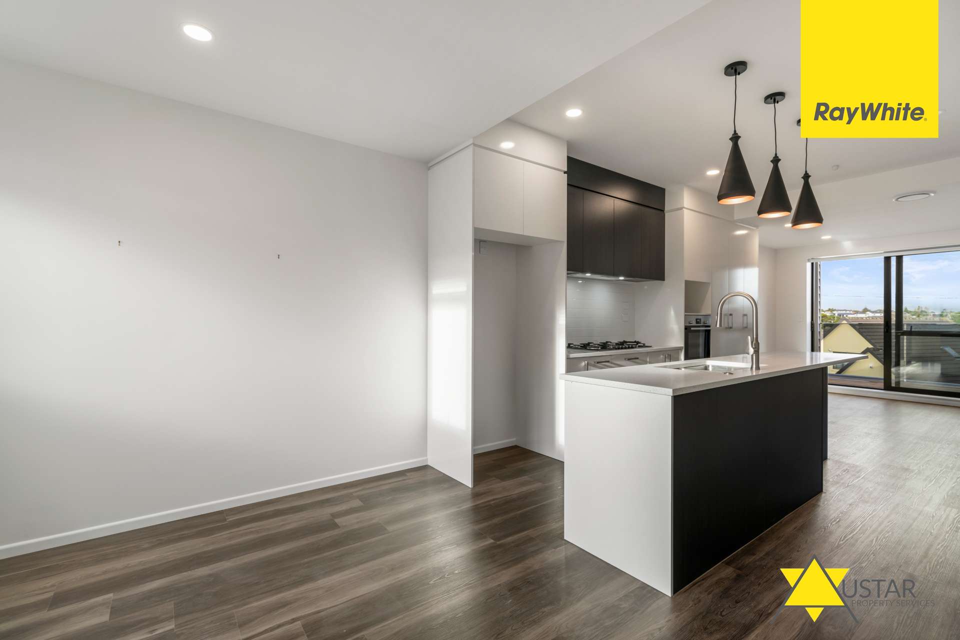 465B Blockhouse Bay Road photo 3