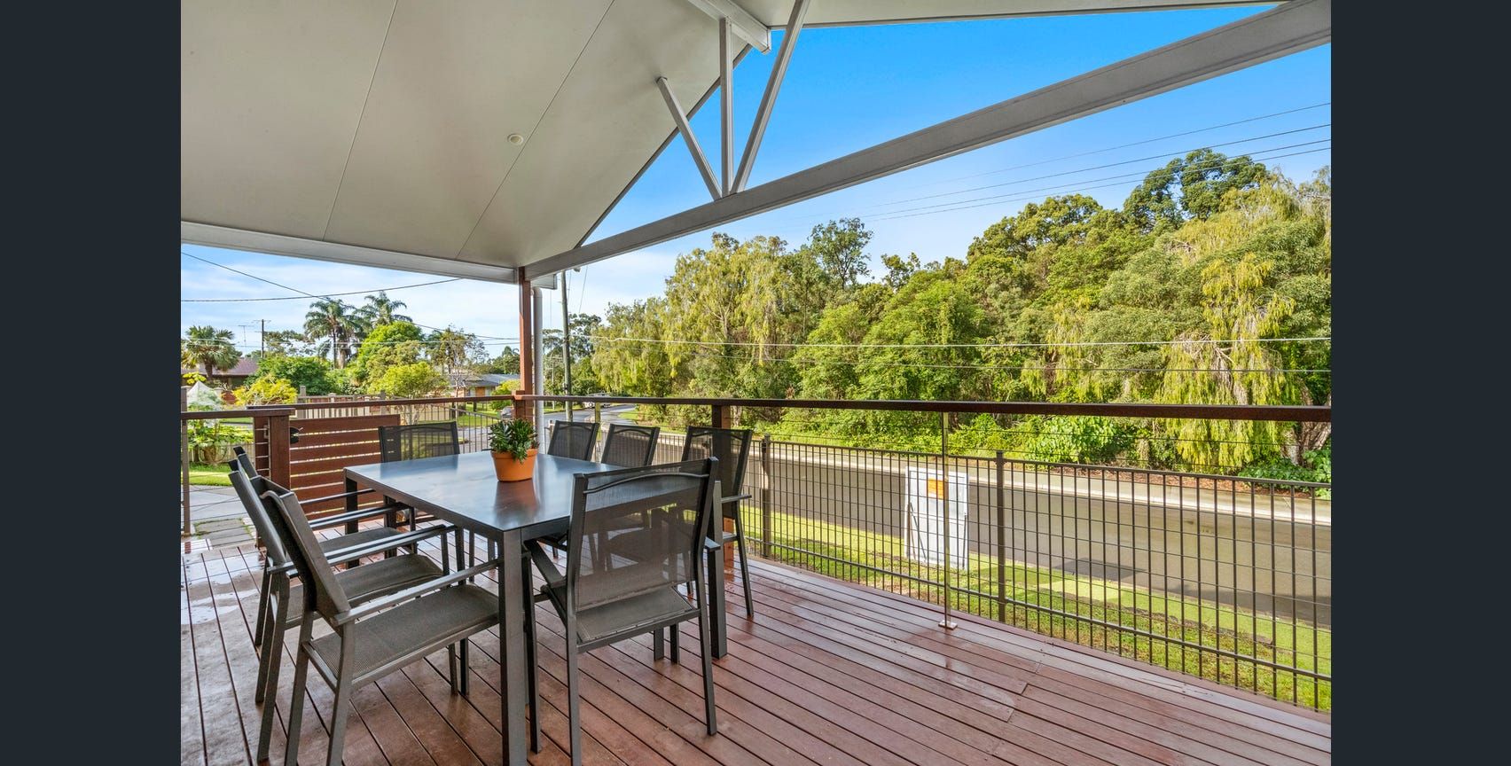 4 Sunnybay Drive — photo 4 of 12