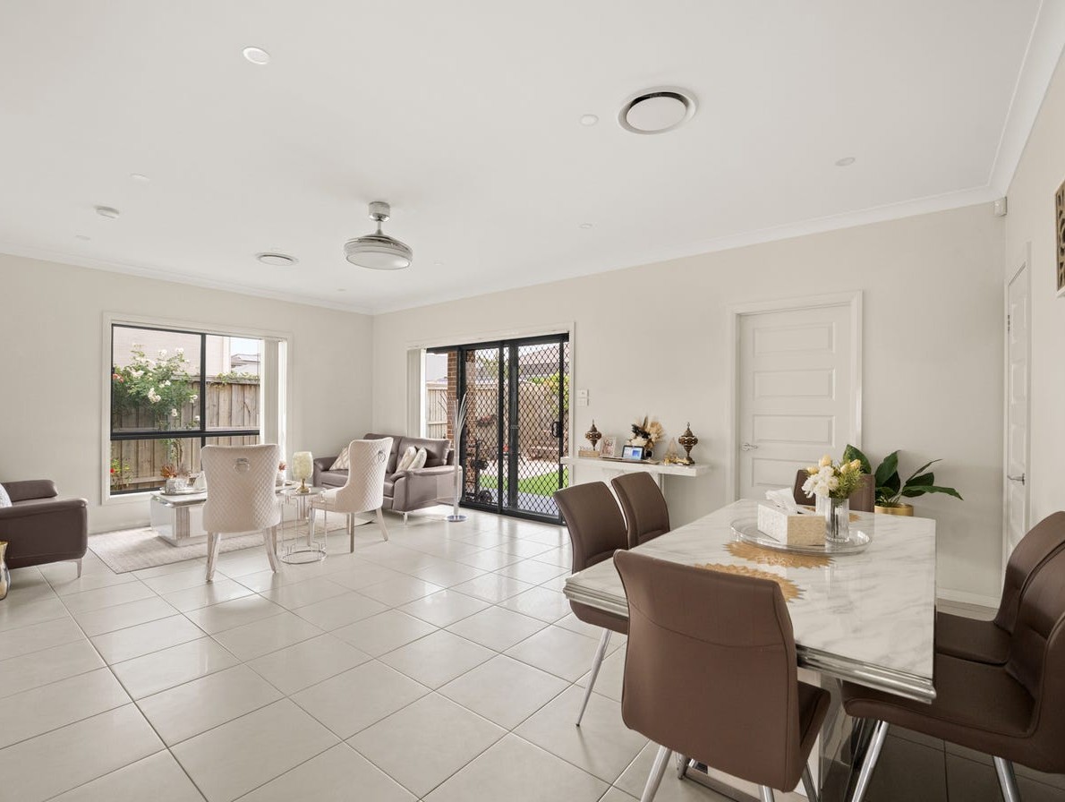 27 Bowen Circuit, GLEDSWOOD HILLS, NSW 2557