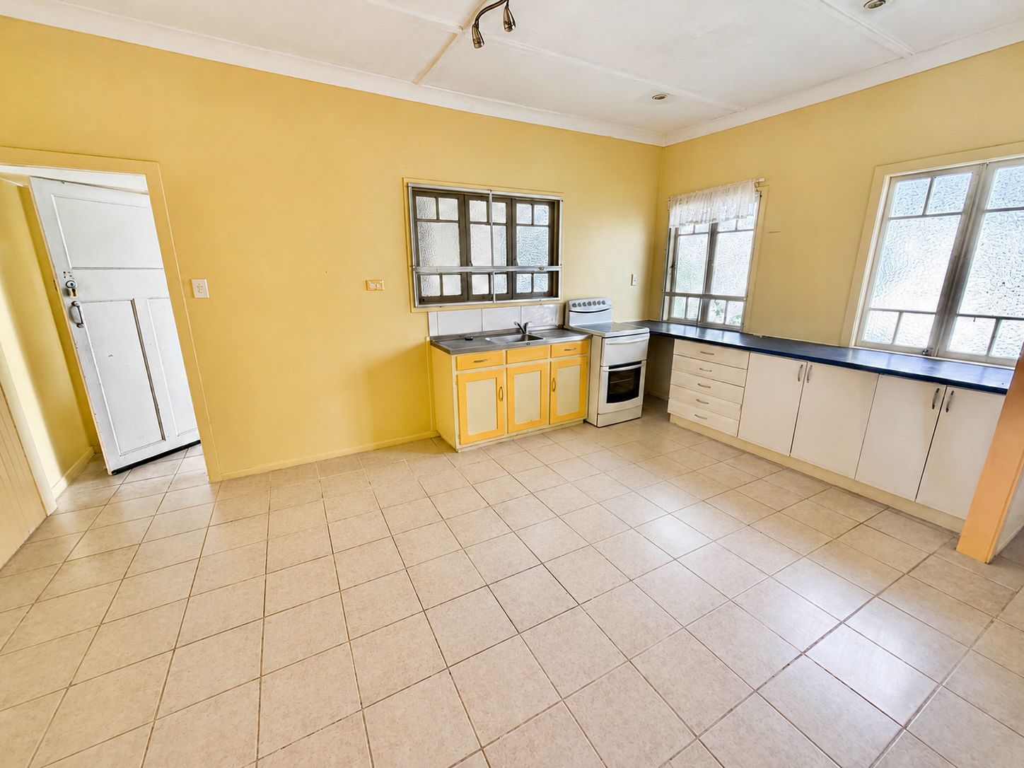 2/10 Abbott Street, Ingham, QLD 4850