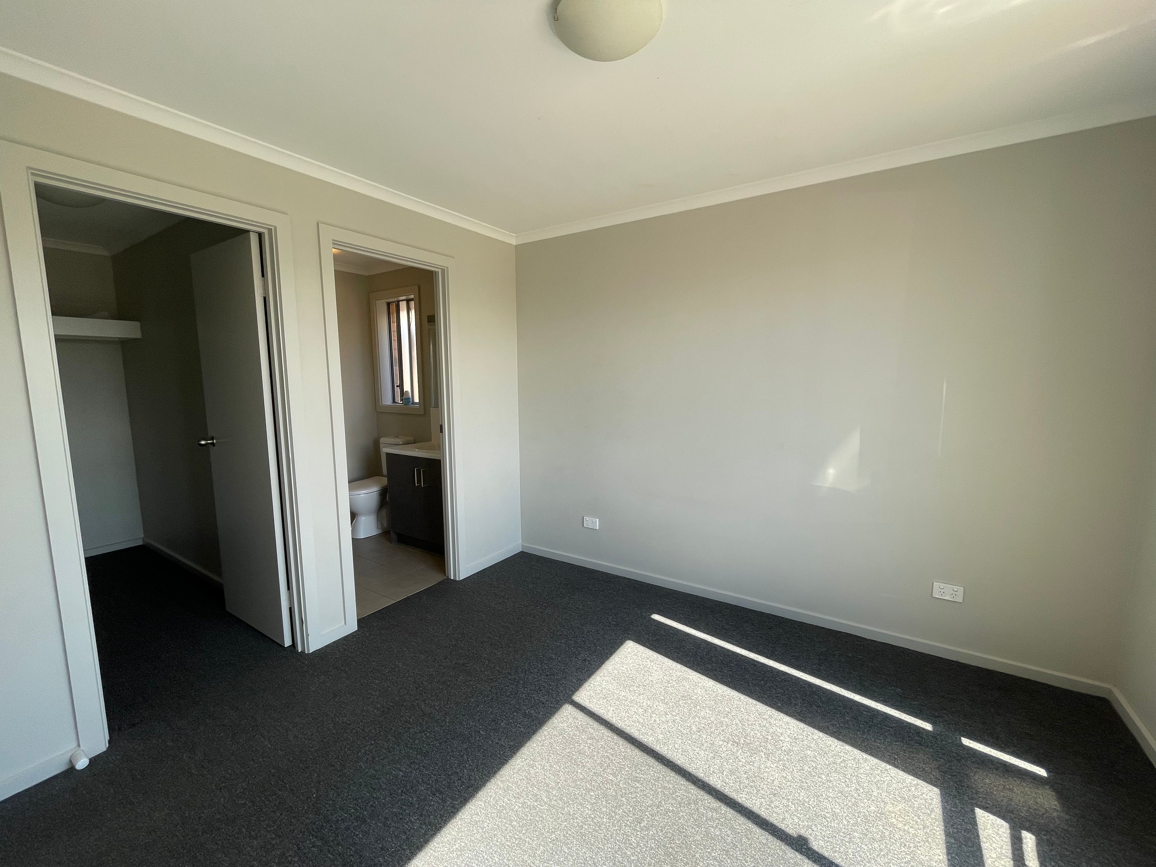 13 McInnes Avenue — photo 5 of 12