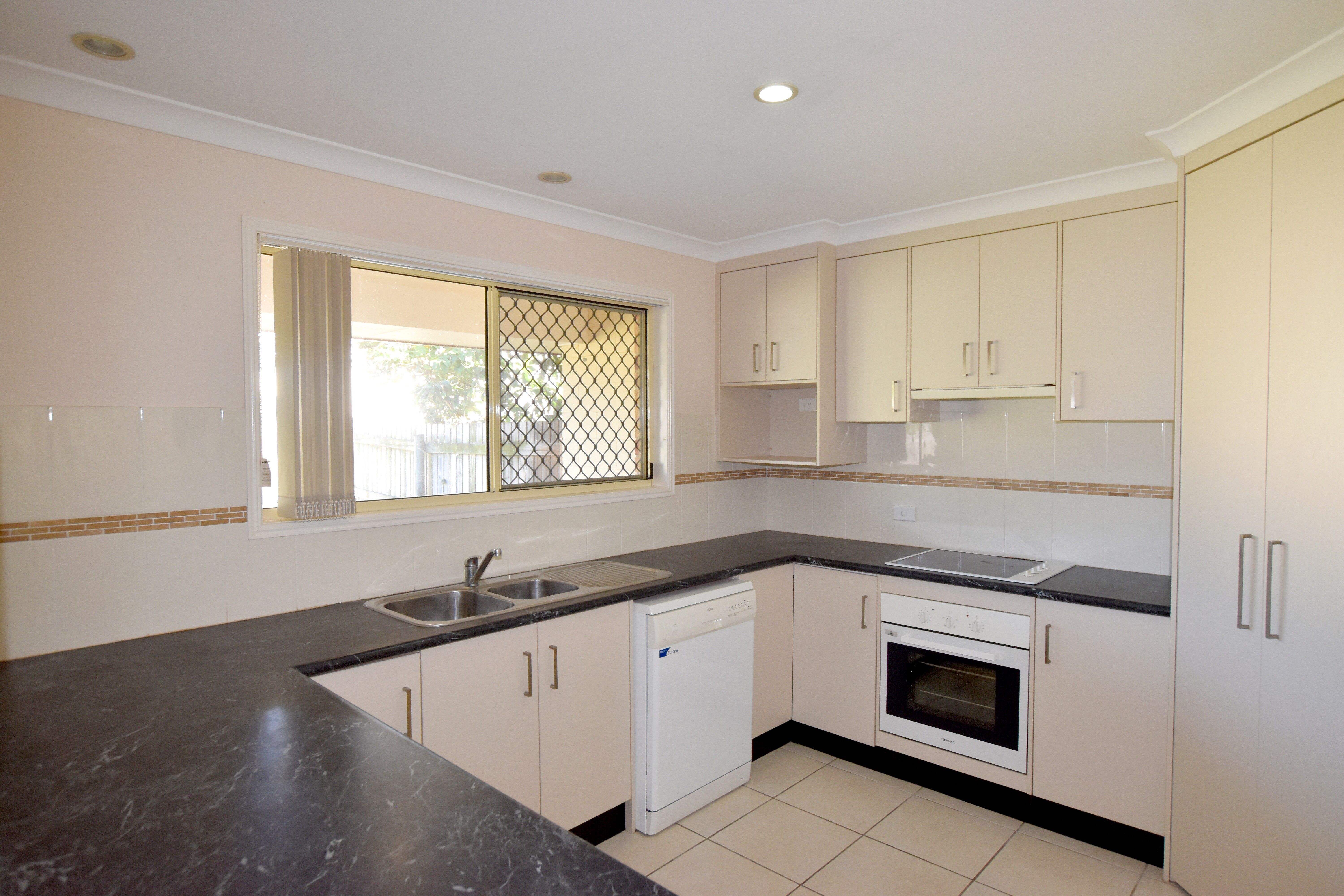 2/40 Cavella, Gladstone Central, QLD 4680