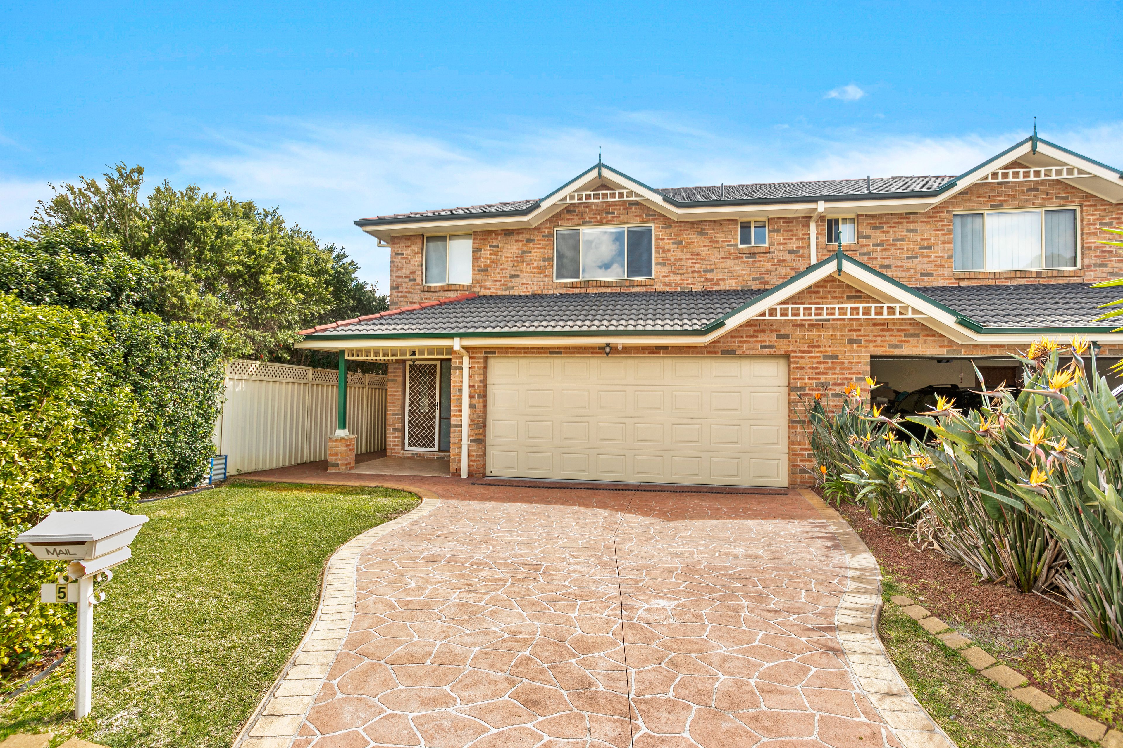 5 Moruya Link, Albion Park, NSW 2527 Leased DuplexSemidetached Ray