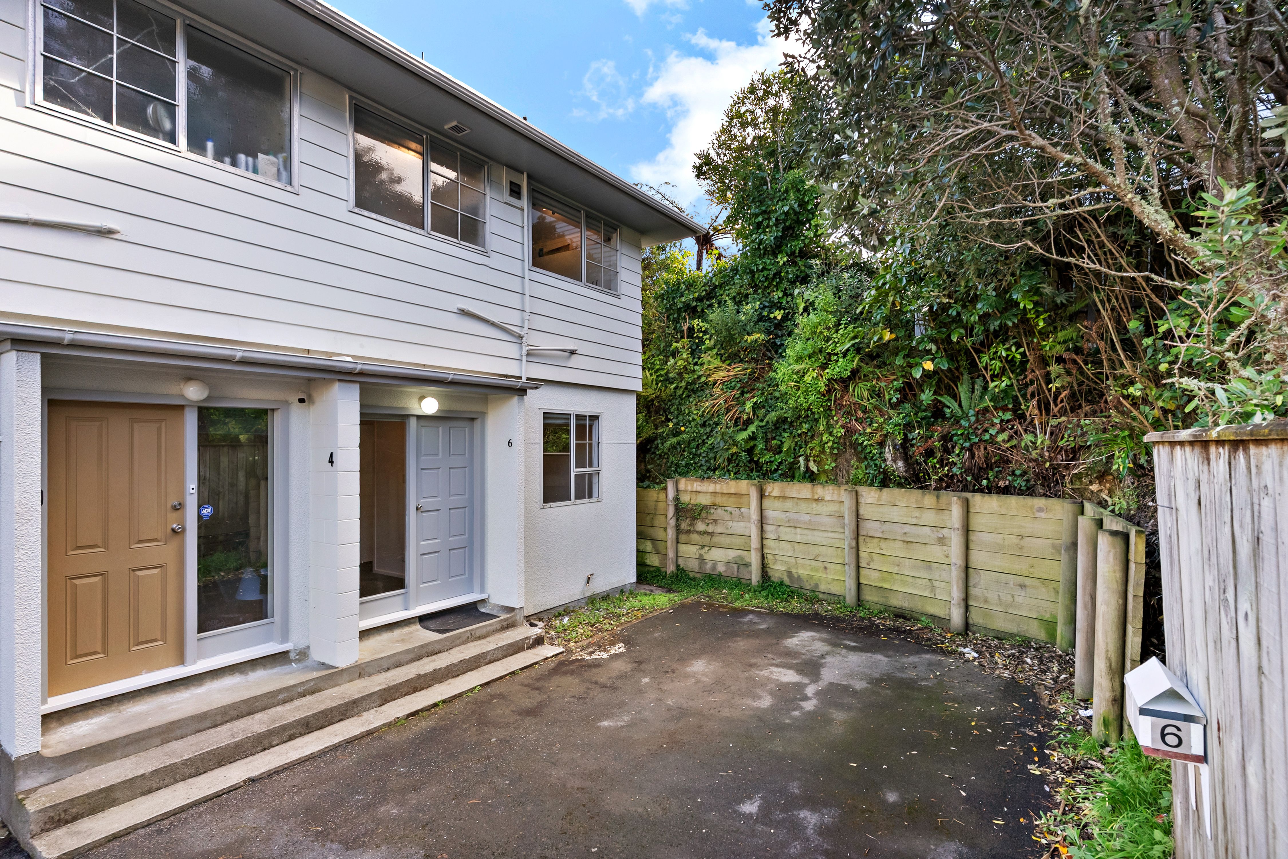 6 Cyril Way, Paparangi, Wellington City