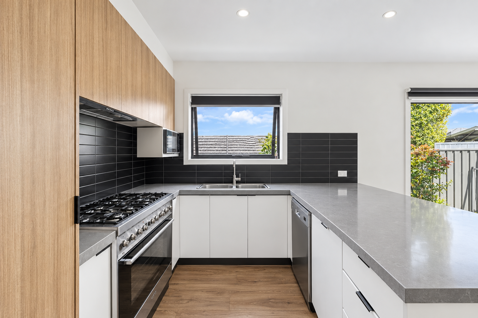 4/99 Gower Street — photo 5 of 13