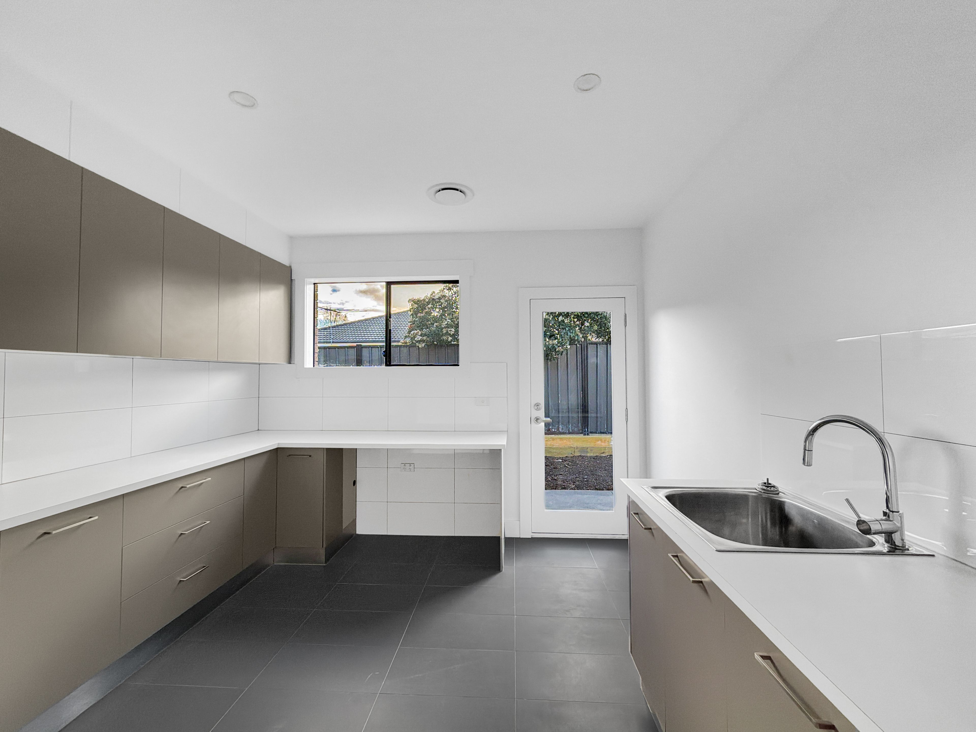 12 Ickworth Crescent — photo 11 of 11