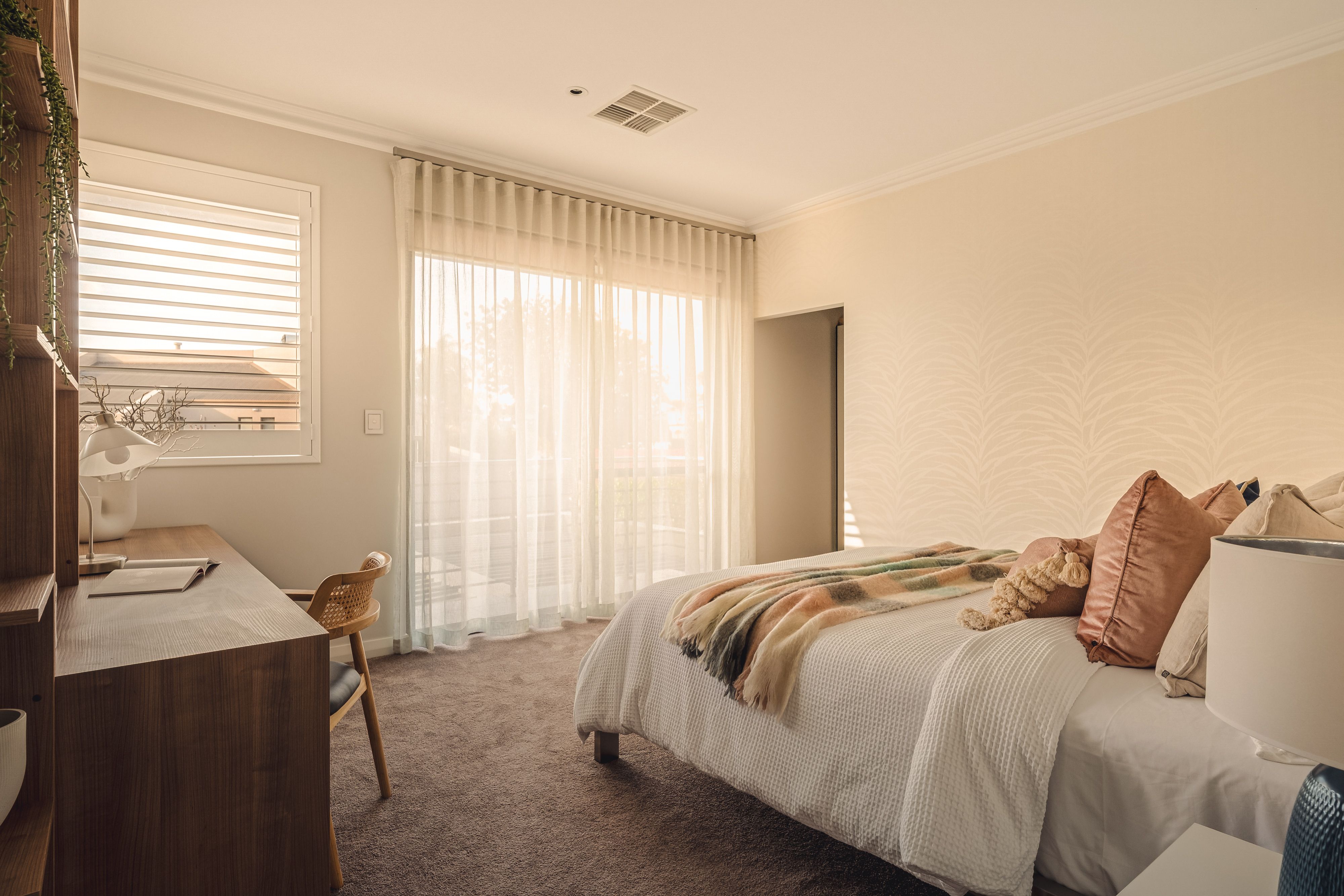 Riverside Luxury, Beautifully Bespoke! — photo 21 of 28