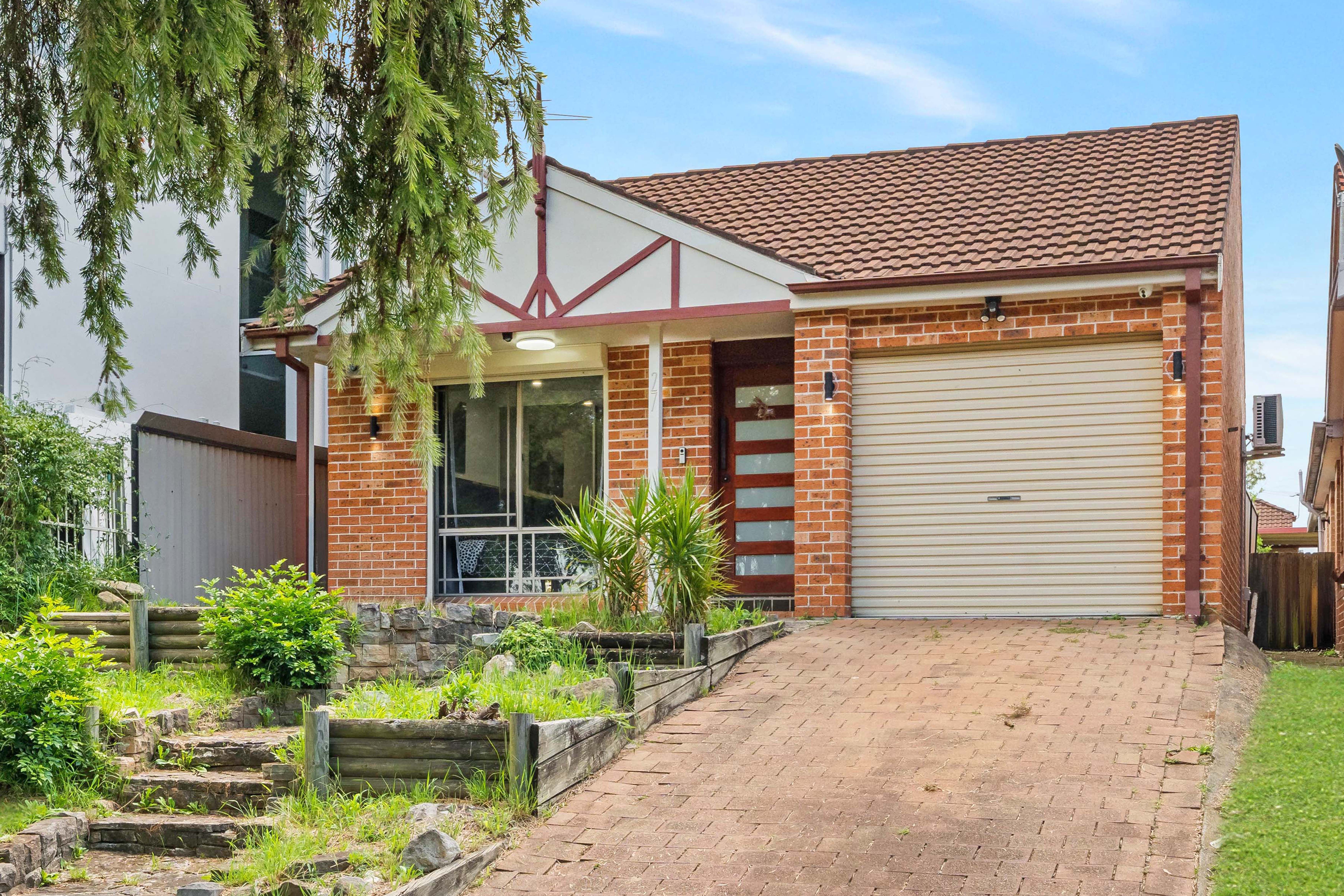27 Sparrow Lane, Green Valley, NSW 2168