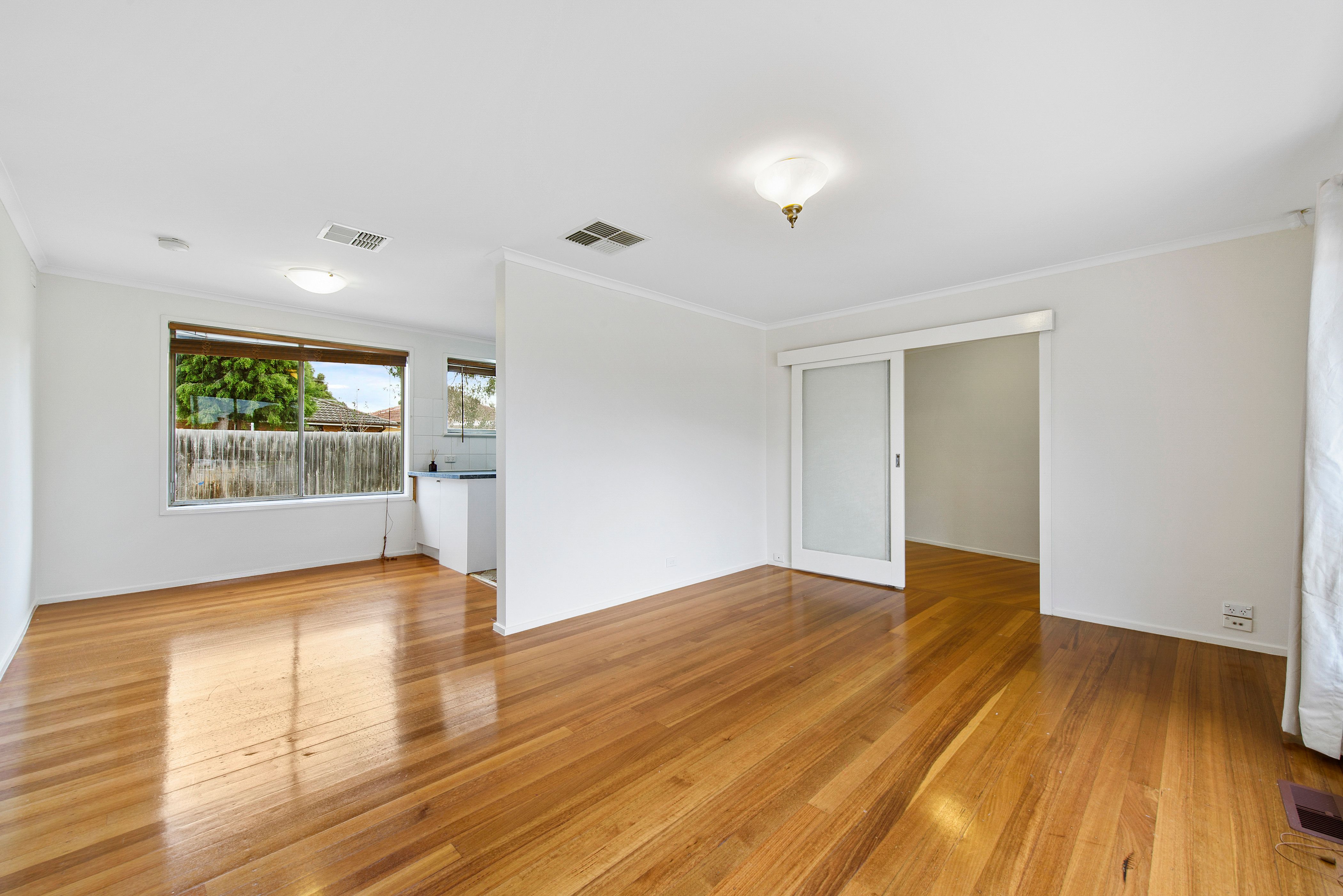10 Walnut Court, Kings Park, VIC 3021