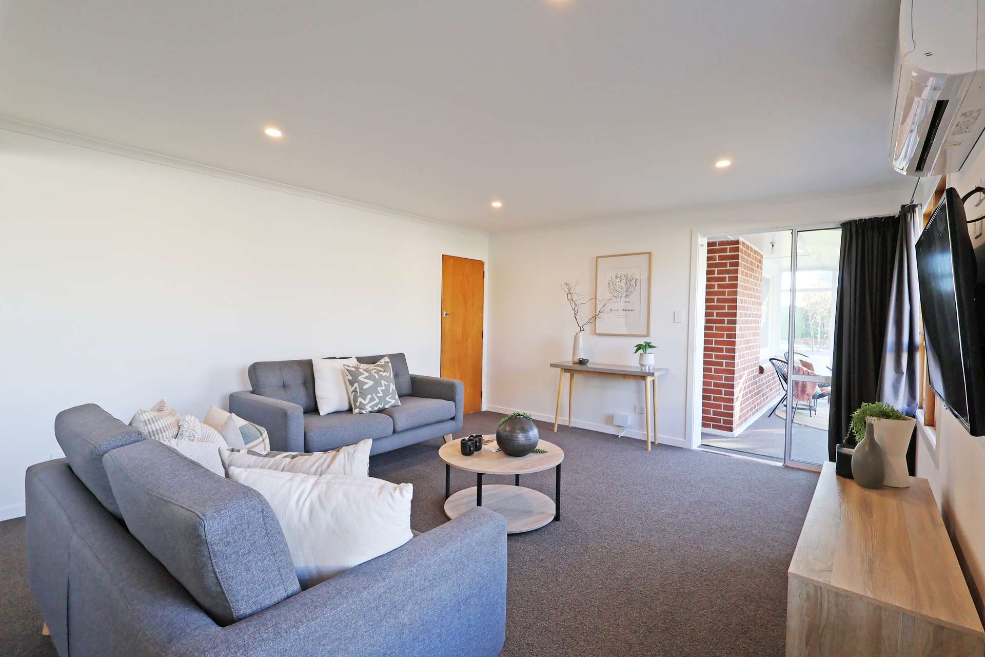 331 Chelmsford Street photo 6
