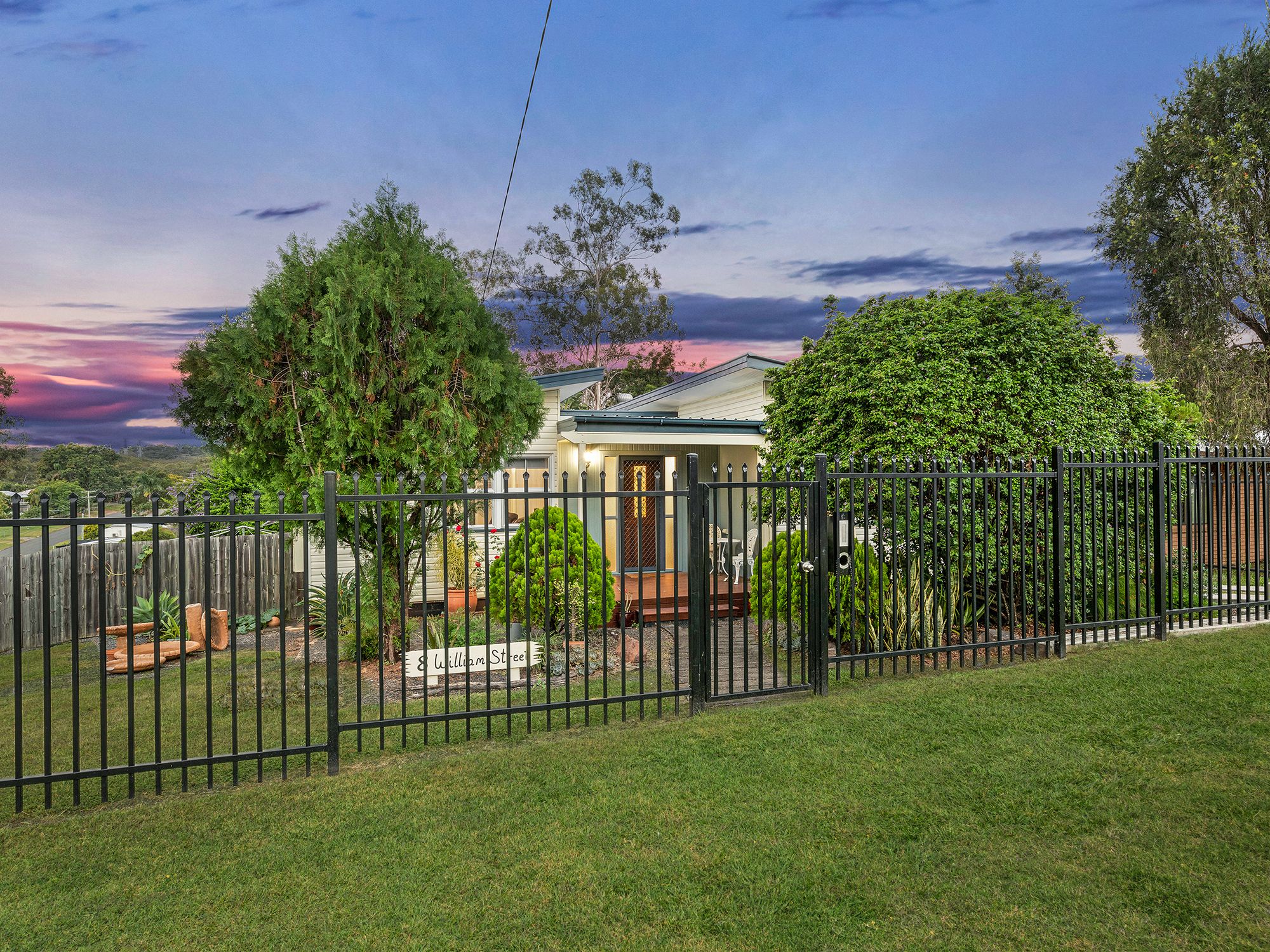 8 William Street, Blackstone, QLD 4304