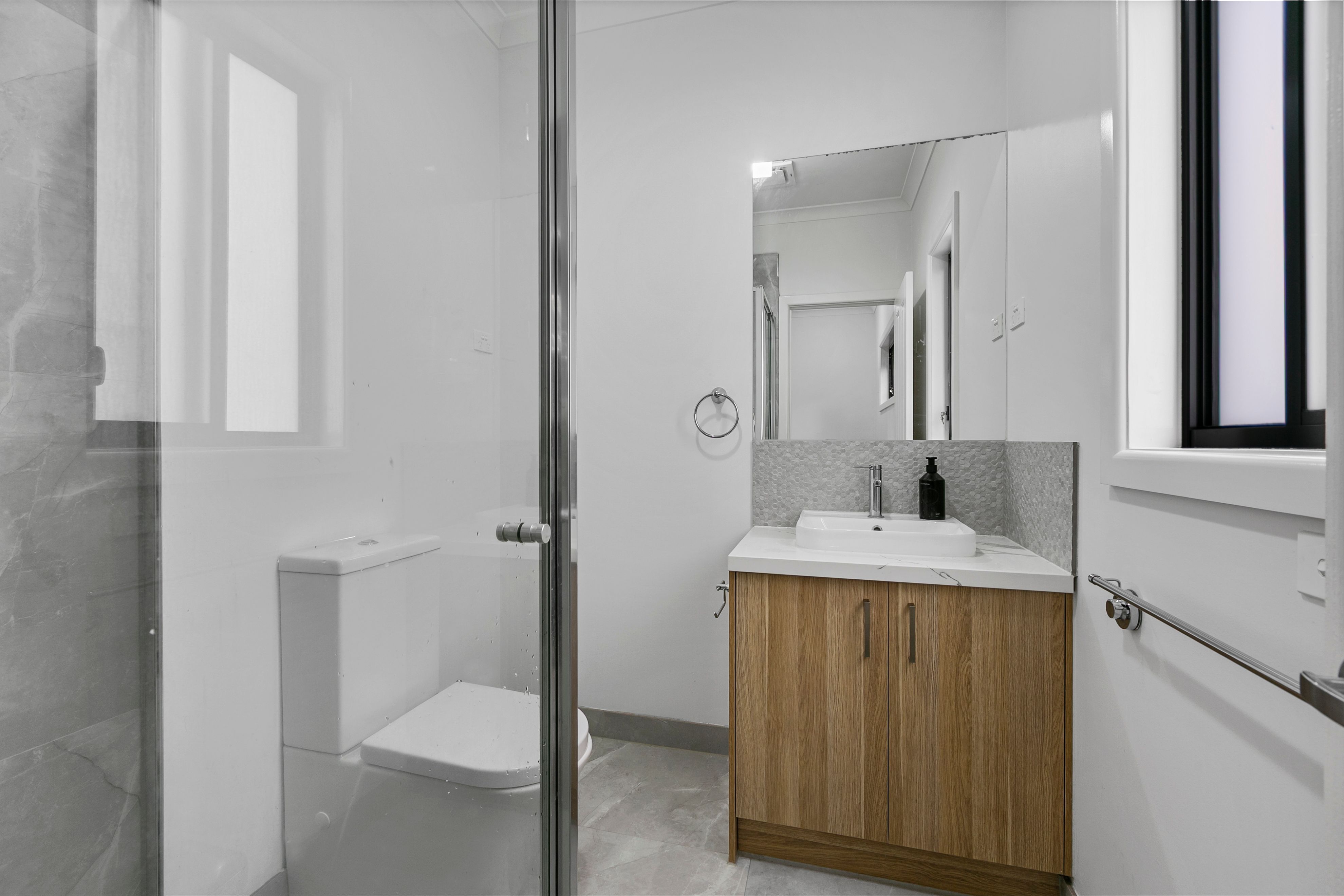 3/124 Rathcown Road — photo 8 of 11