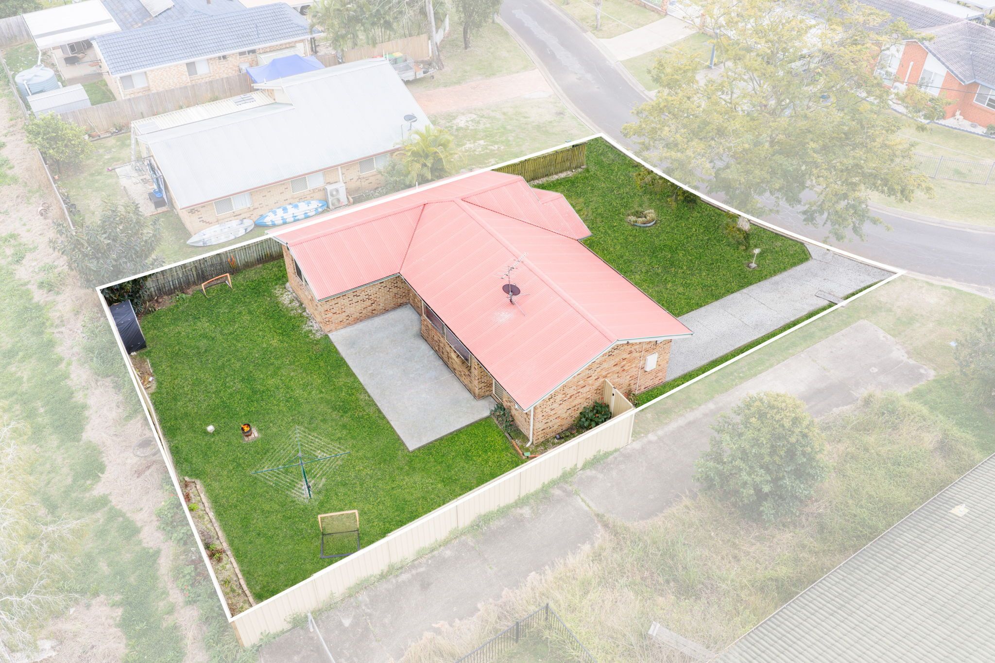 12 Bottlebrush Crescent — photo 15 of 18