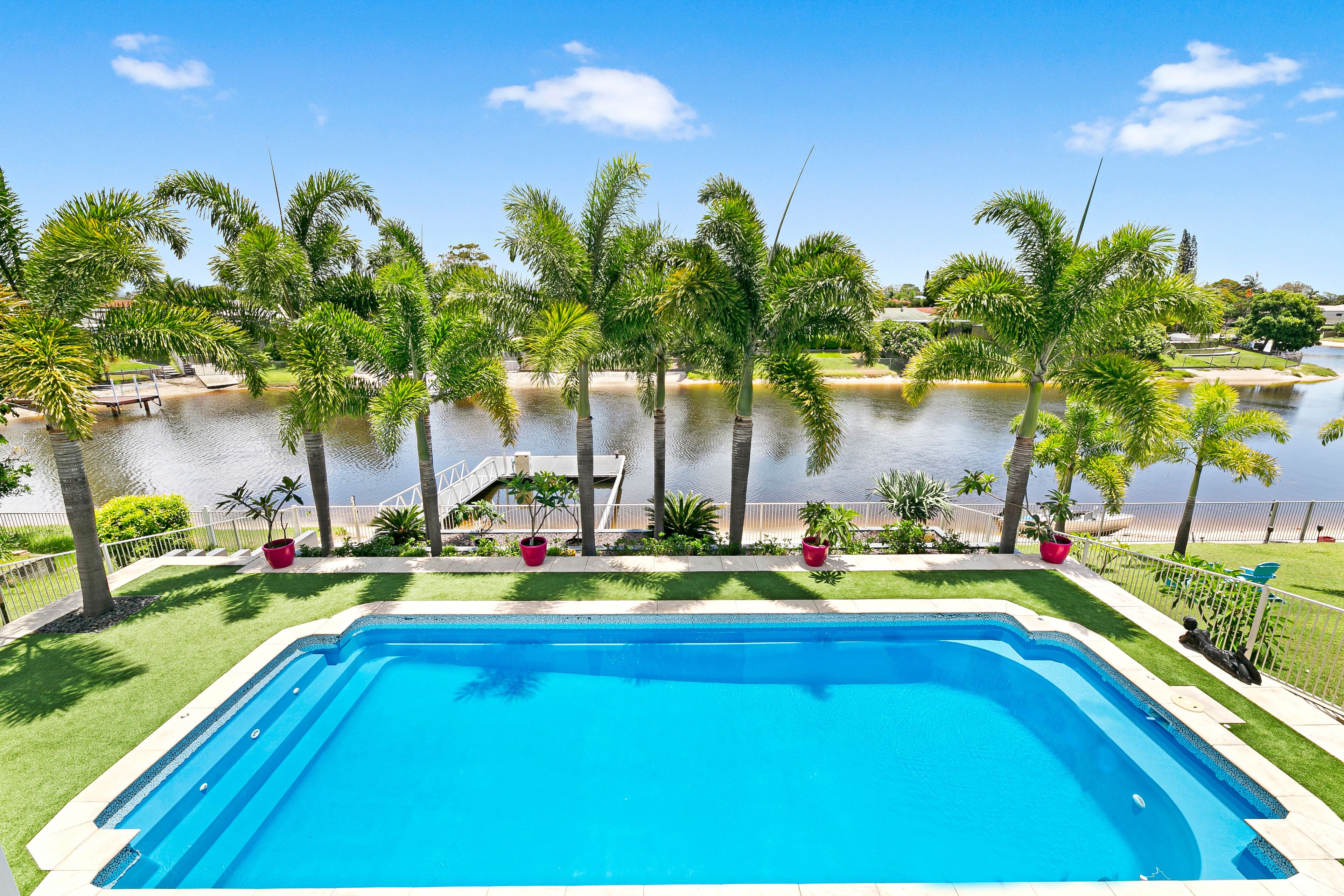 44 Alec Avenue, Mermaid Waters QLD 4218