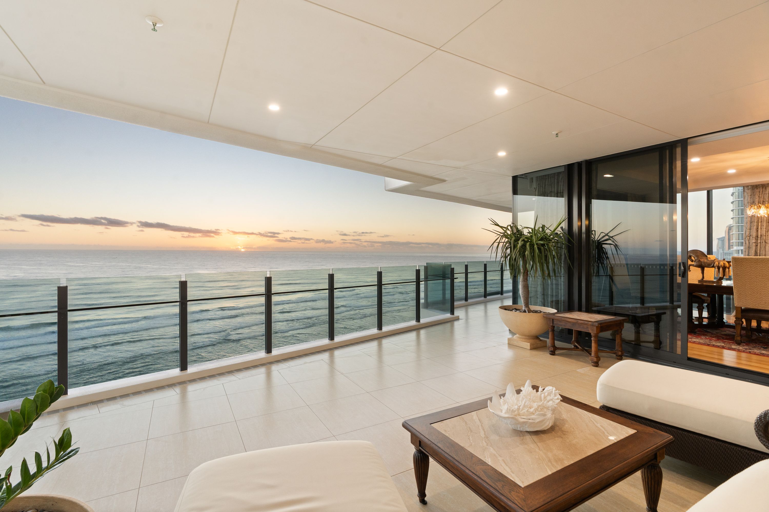17/116 The Esplanade, Surfers Paradise QLD 4217