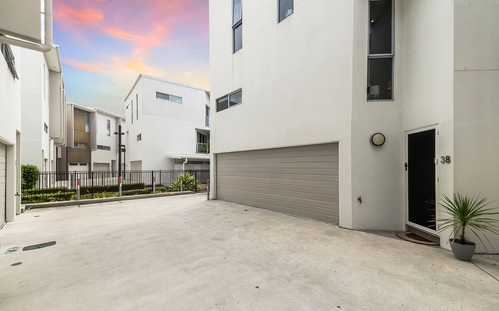 38/5074 Emerald Island Drive, Carrara, QLD 4211