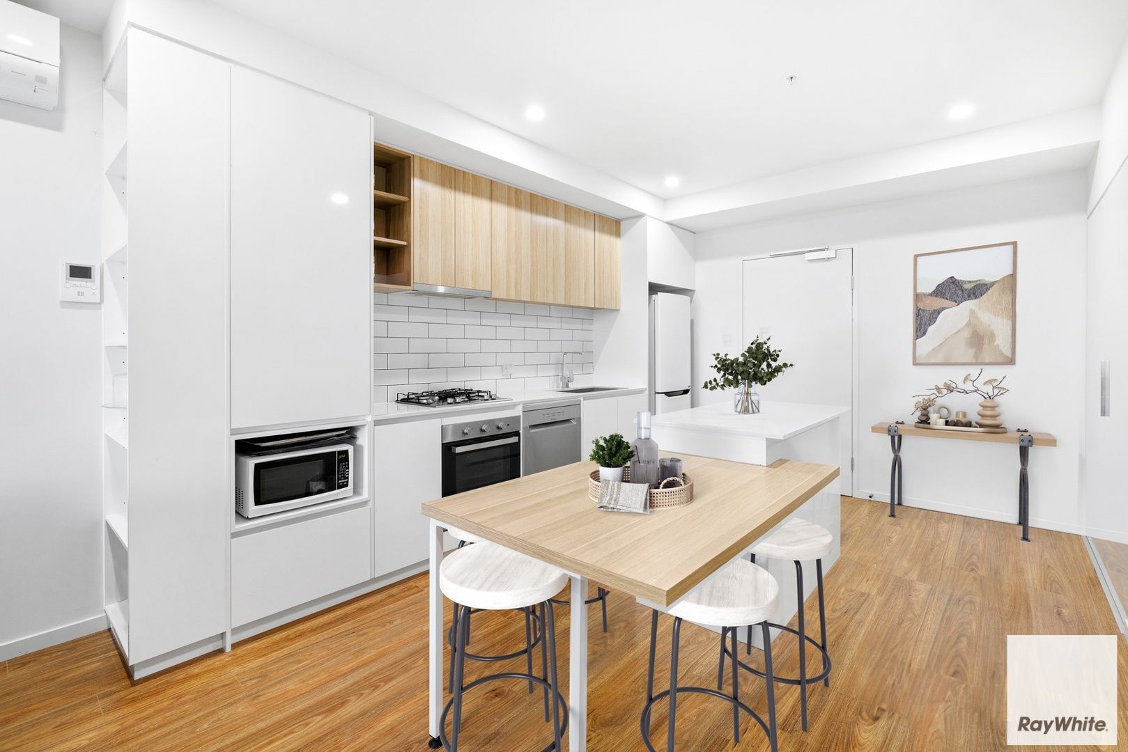 9 Commercial Road, Caroline Springs VIC 3023