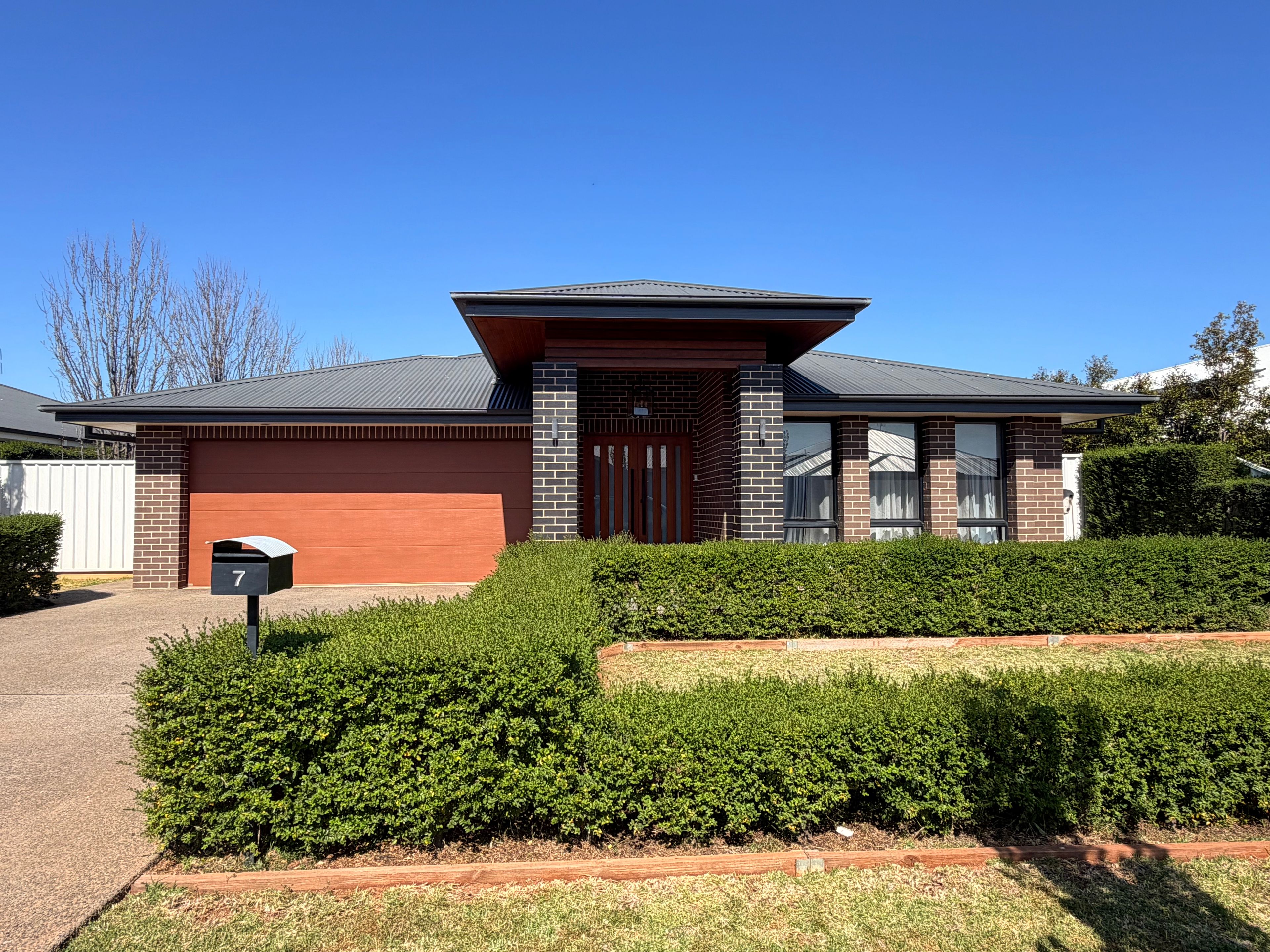 7 Prospector Avenue — photo from Ray White Parkes