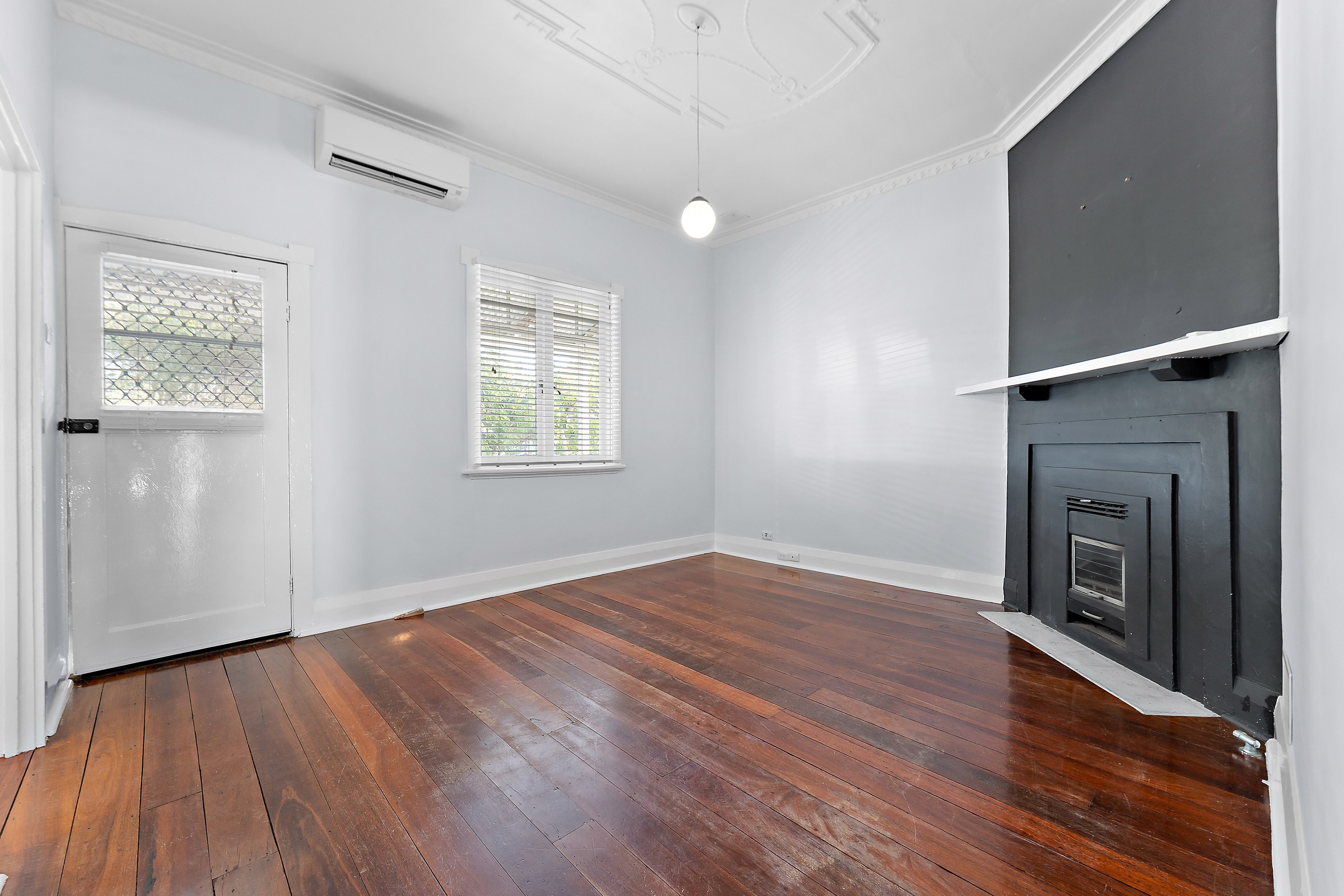 14 Livingstone Street, Beaconsfield, WA 6162