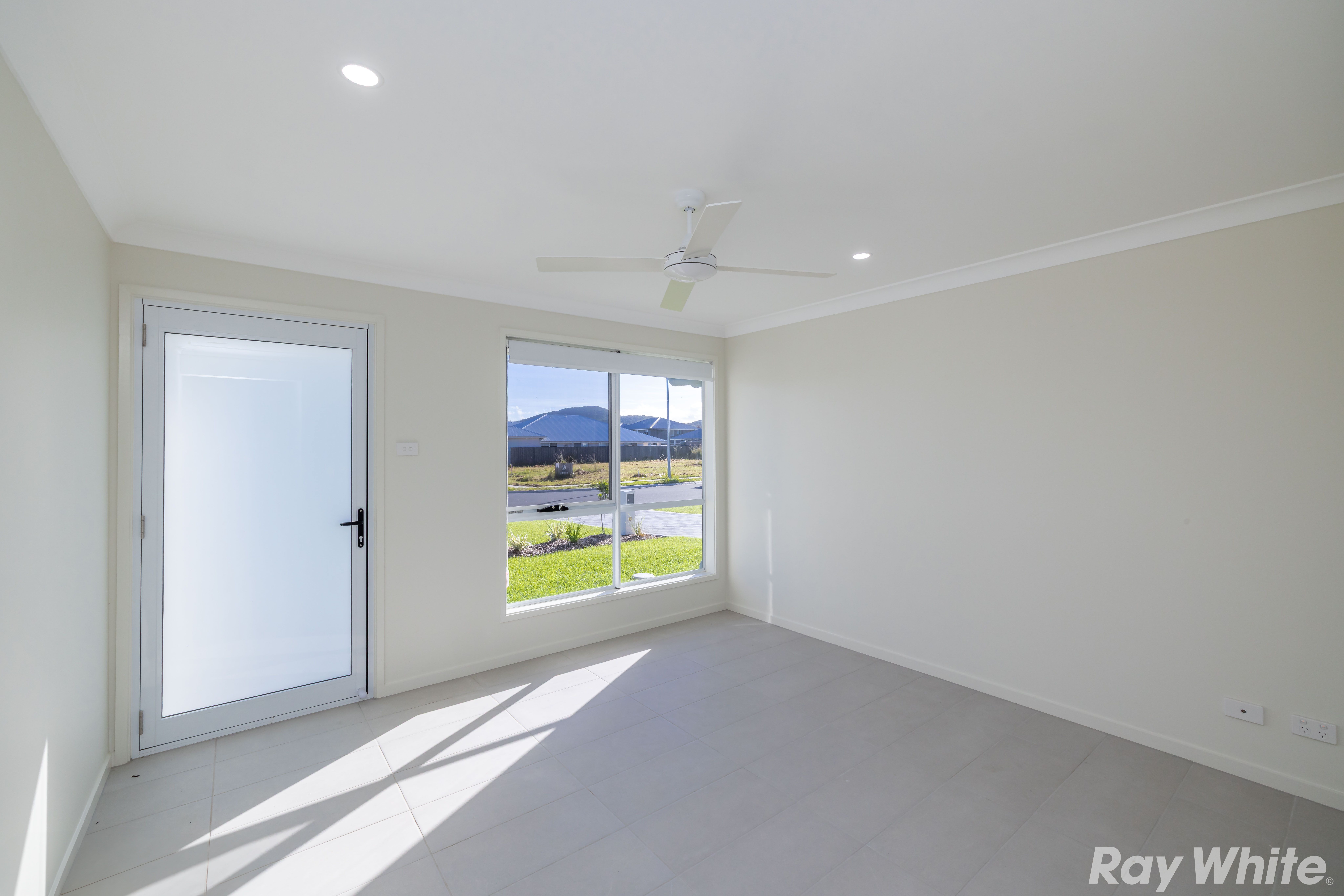 1/46 Iluka Boulevard — photo 4 of 14
