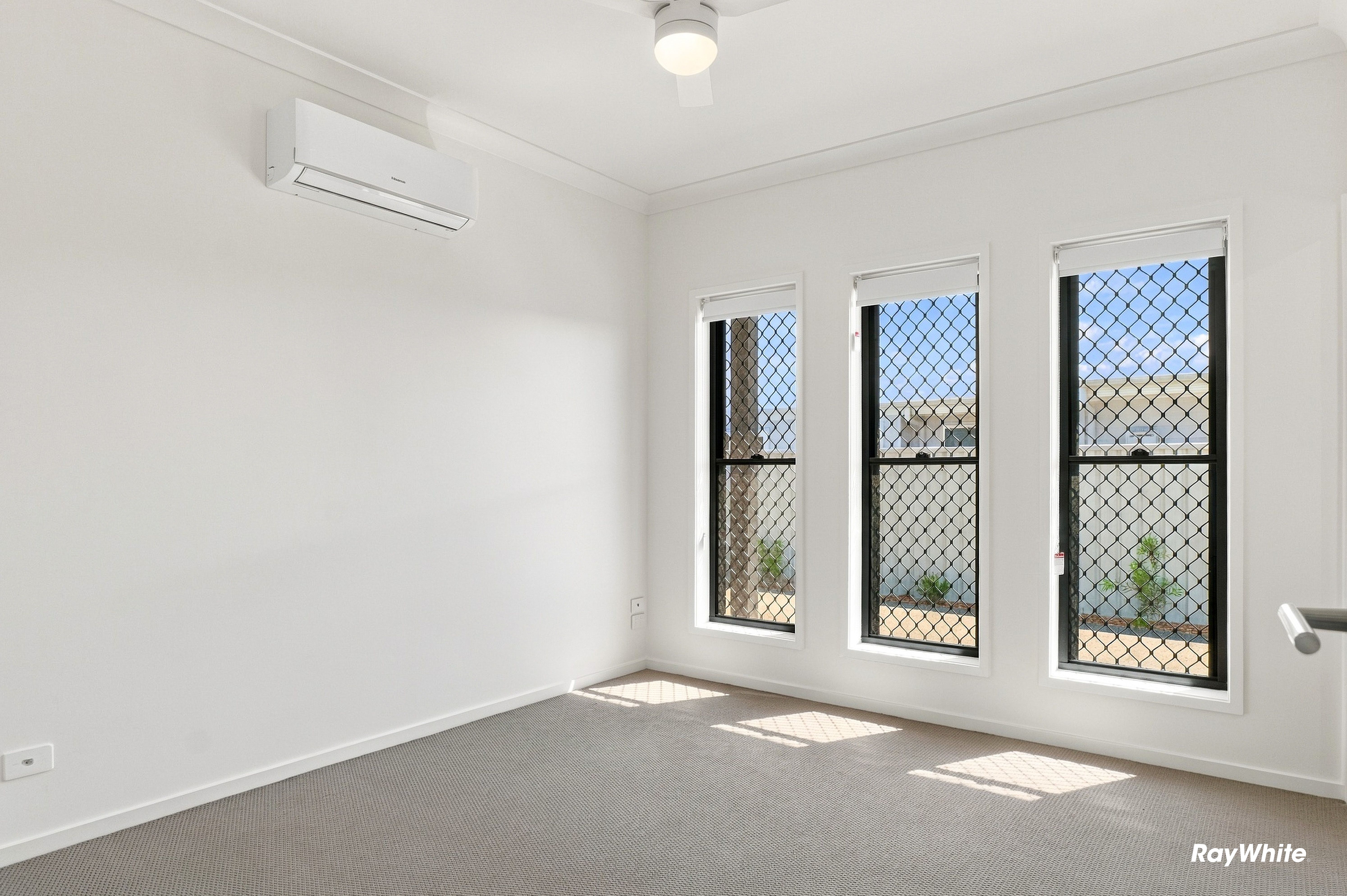 1/55 Wisteria Street — photo 12 of 16