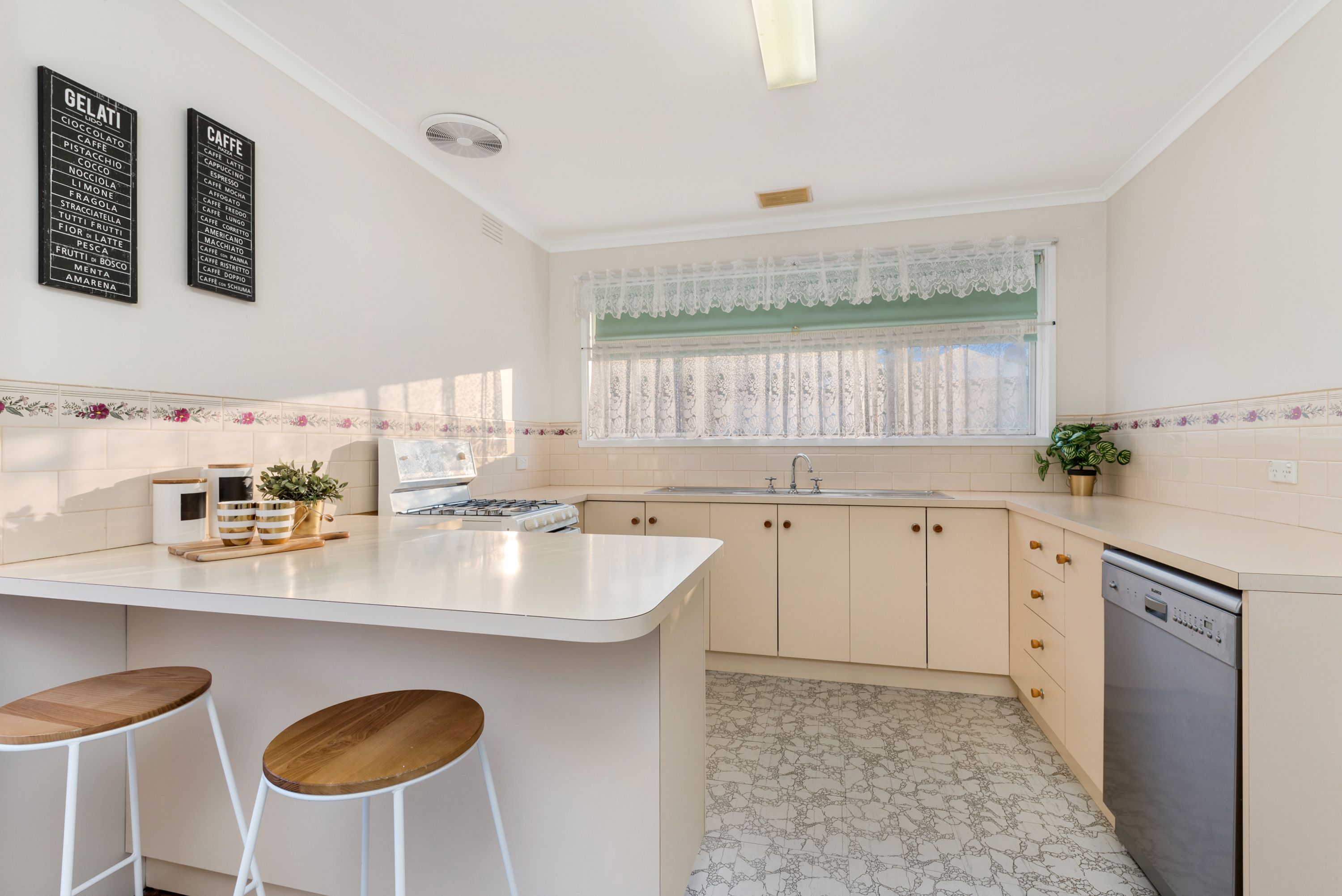 61 Linda Crescent, Ferntree Gully, VIC 3156