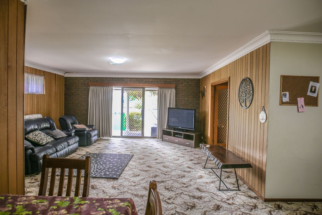 302 Poictiers Street, Deniliquin, NSW 2710