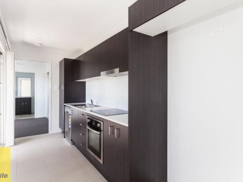 2/30 Daintree Court, Park Ridge, QLD 4125