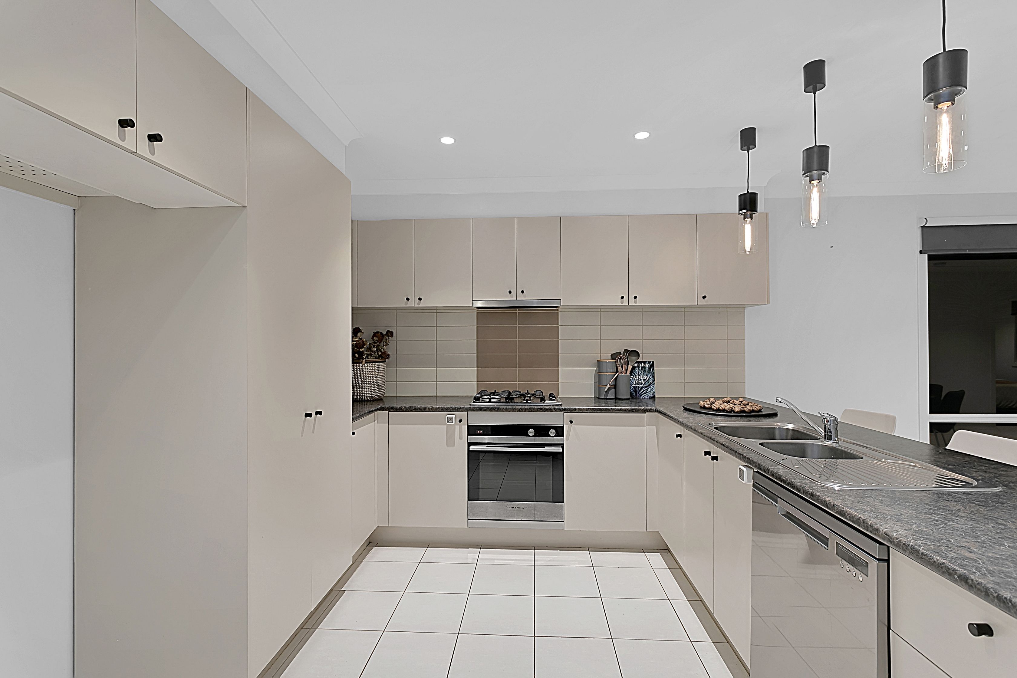 18 Walnut Way, Pakenham, VIC 3810