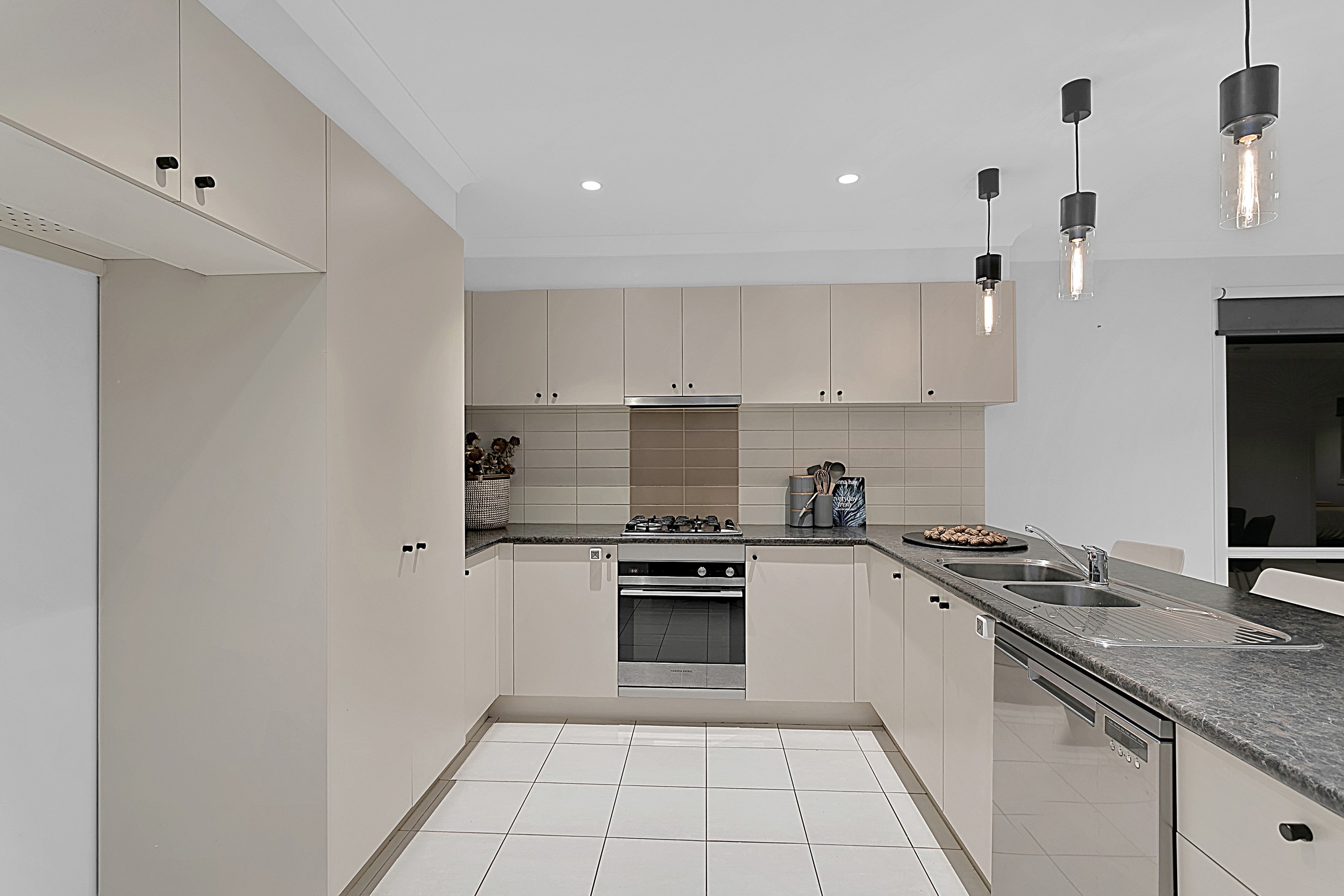 18 Walnut Way, Pakenham, VIC 3810