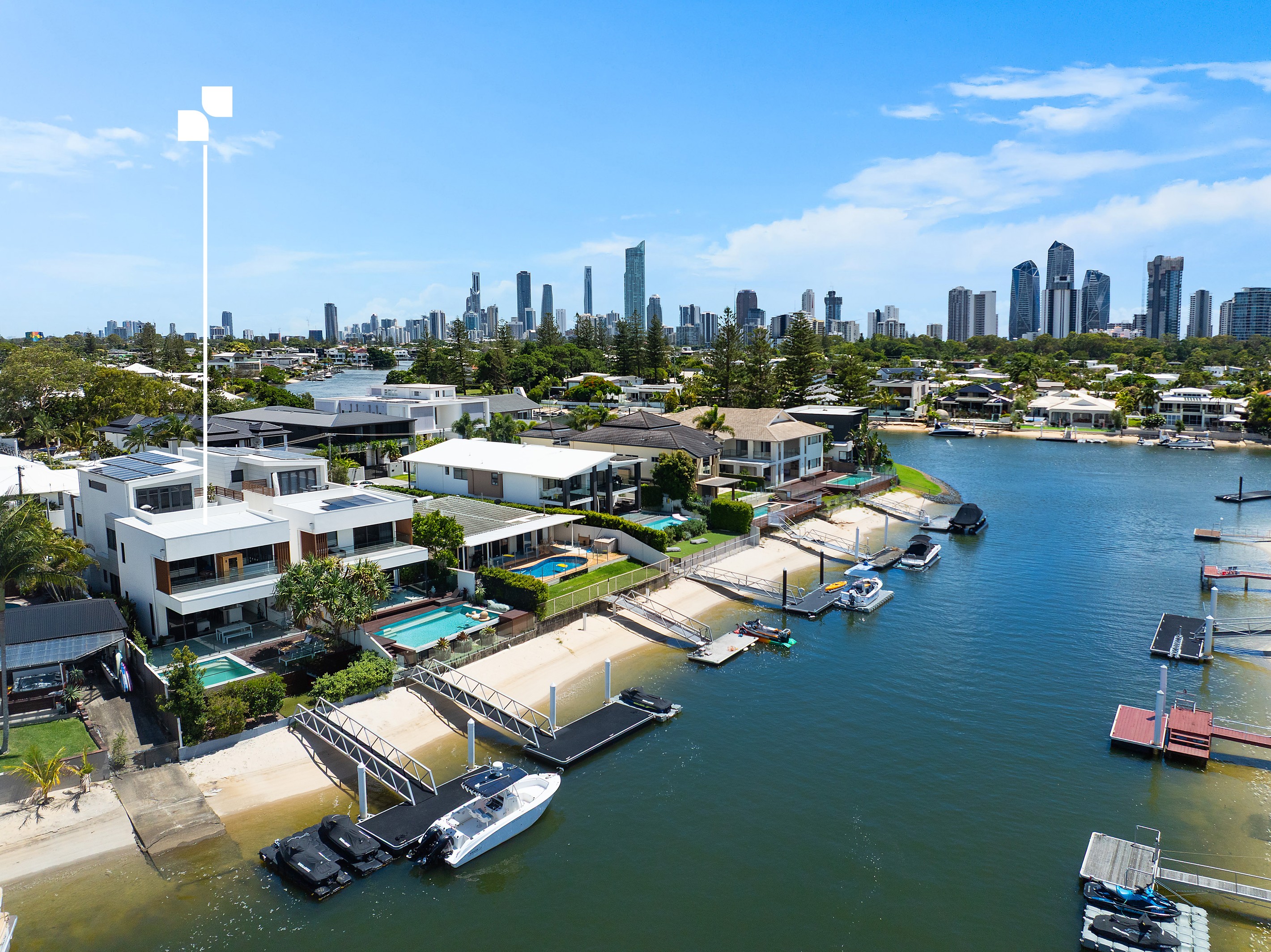 2/11 Beverley Crescent, Broadbeach Waters, QLD 4218