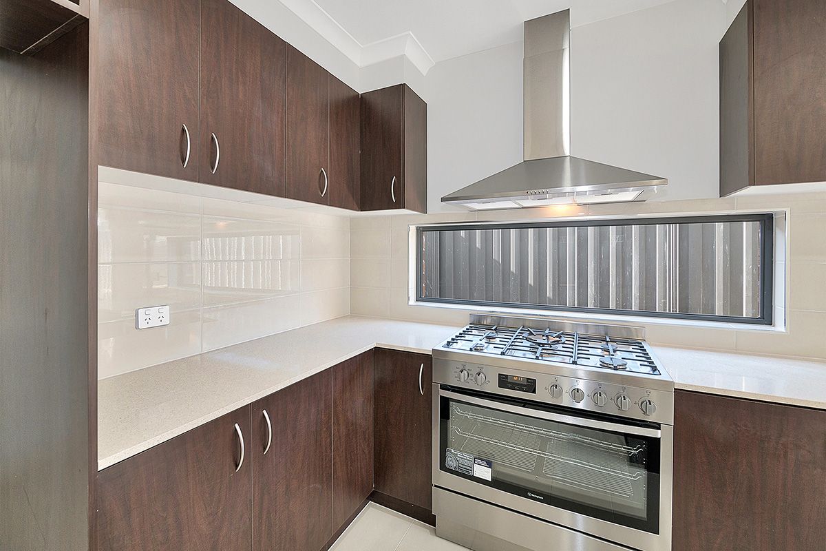 11 Langside Grove, Cranbourne East, VIC 3977