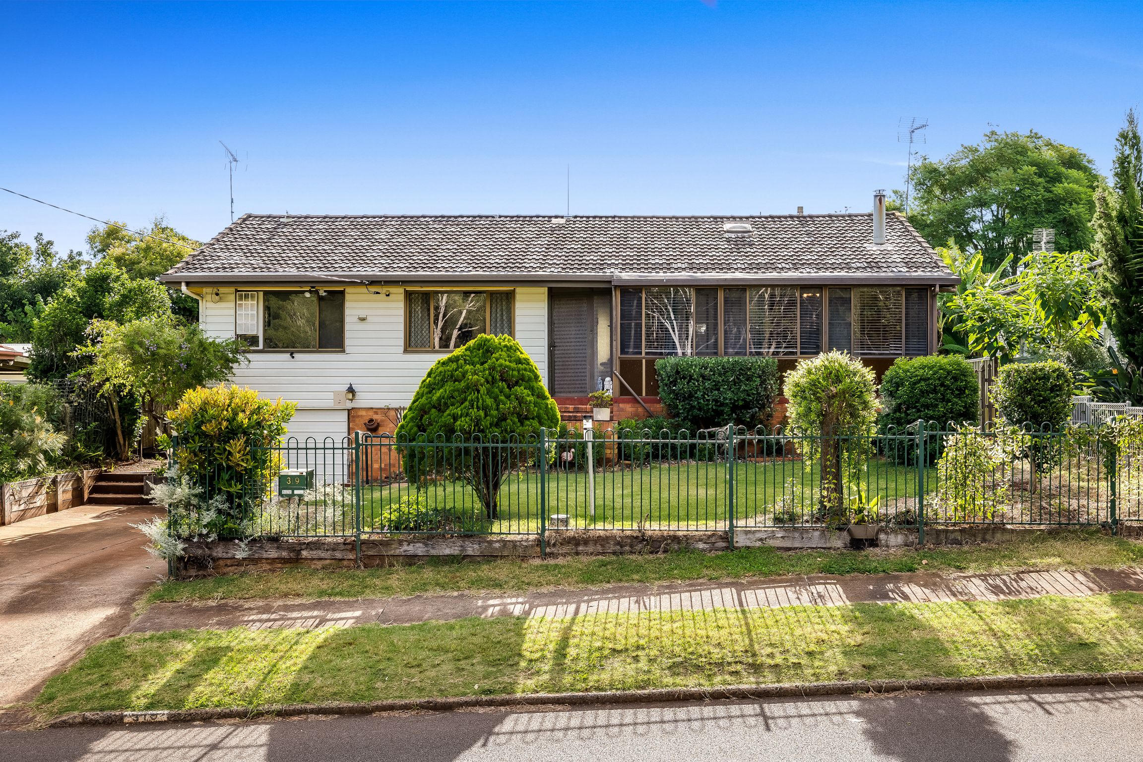 319 Tor Street, Wilsonton QLD 4350