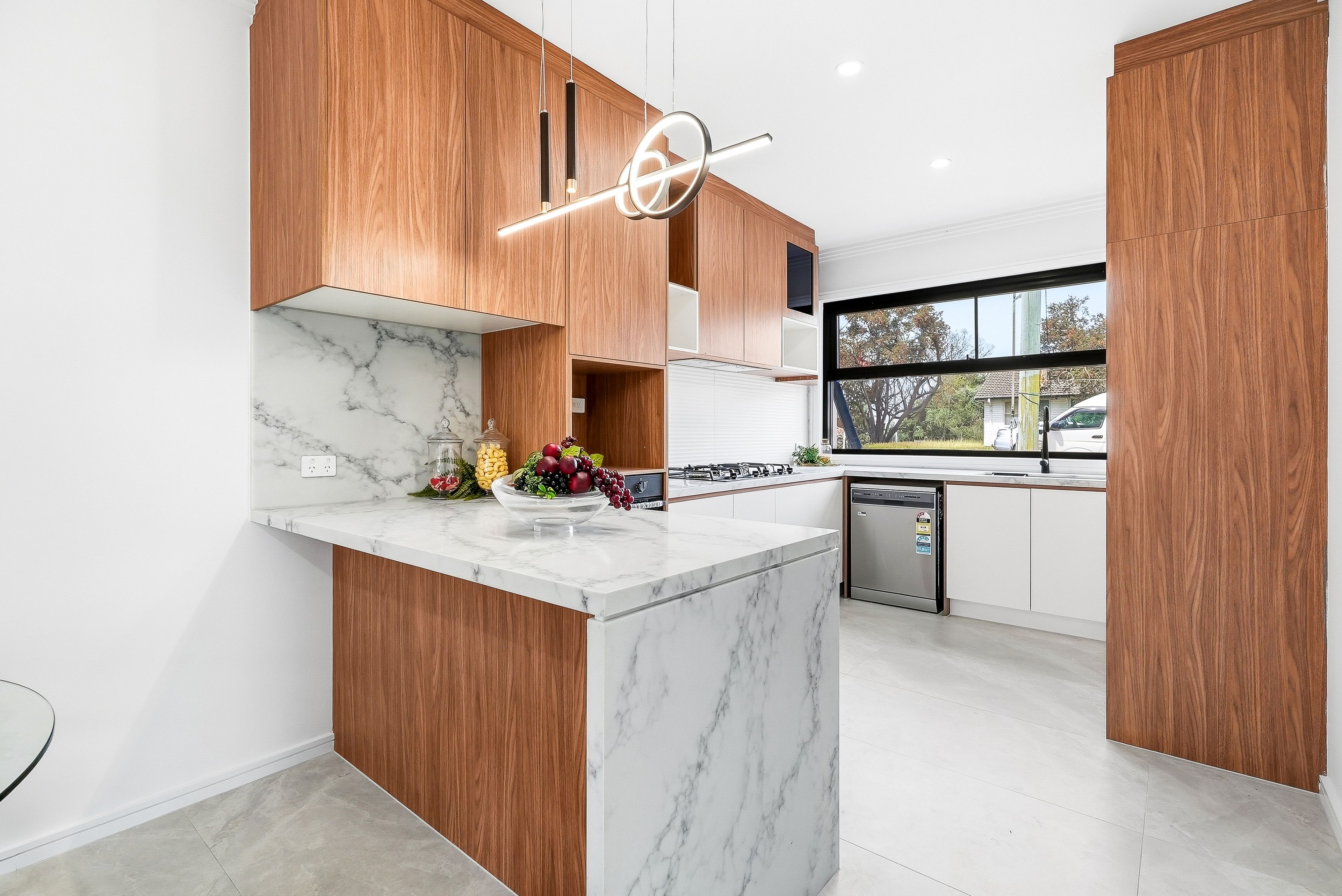 1/1 Reddan Avenue — photo 6 of 29