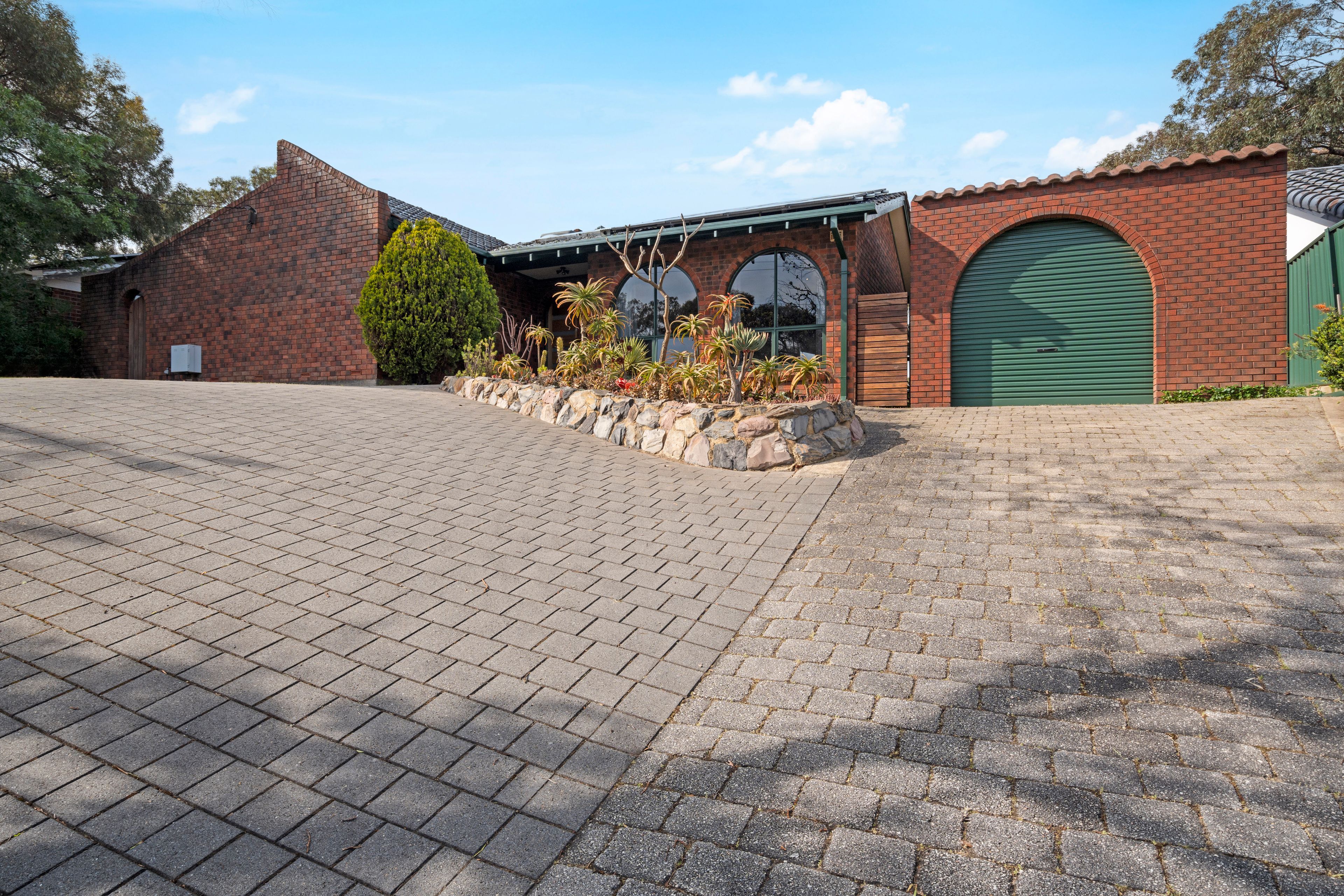 42 Fraser Avenue, Happy Valley, SA 5159