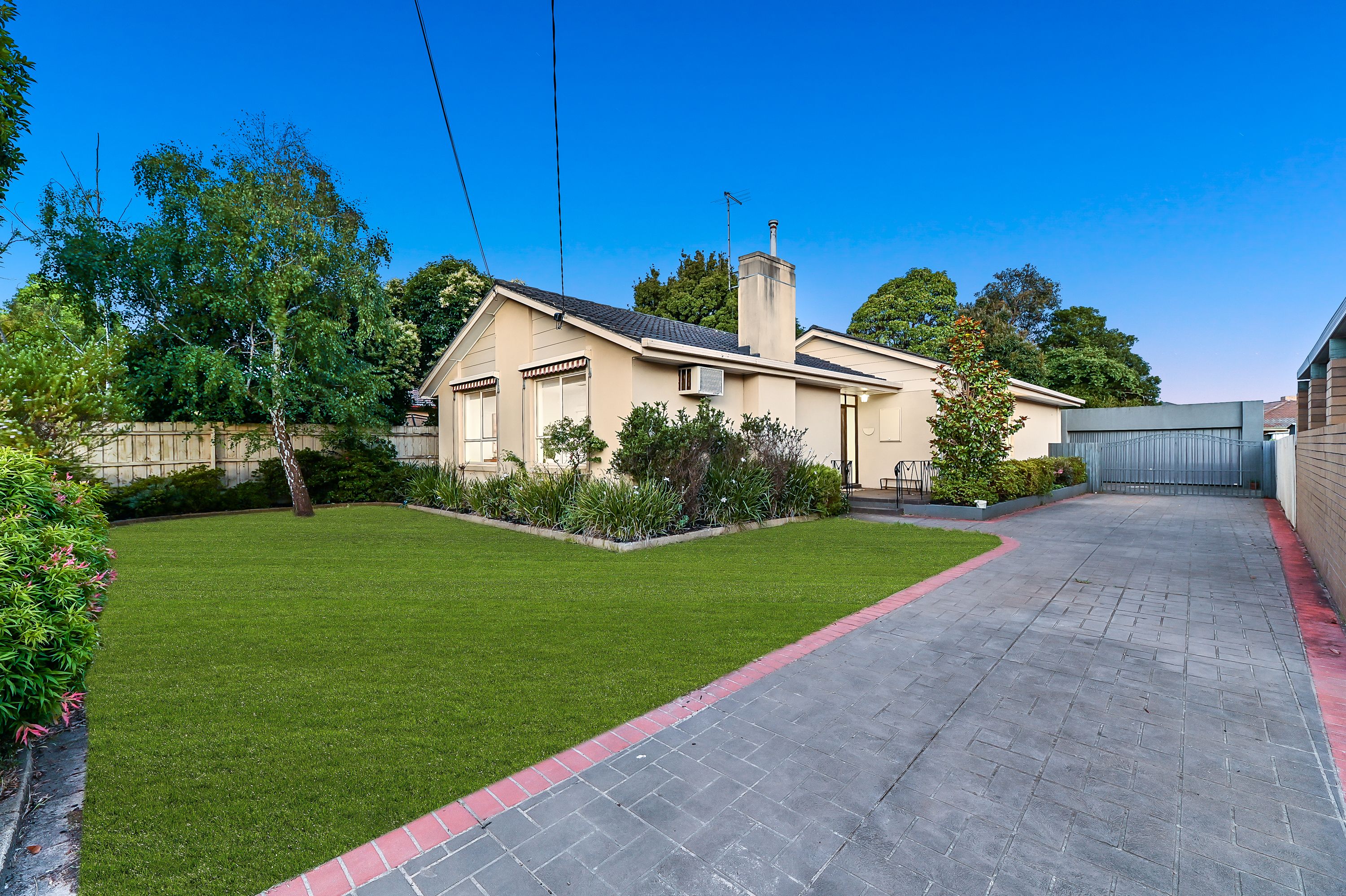 34 Strada Crescent, Wheelers Hill VIC 3150