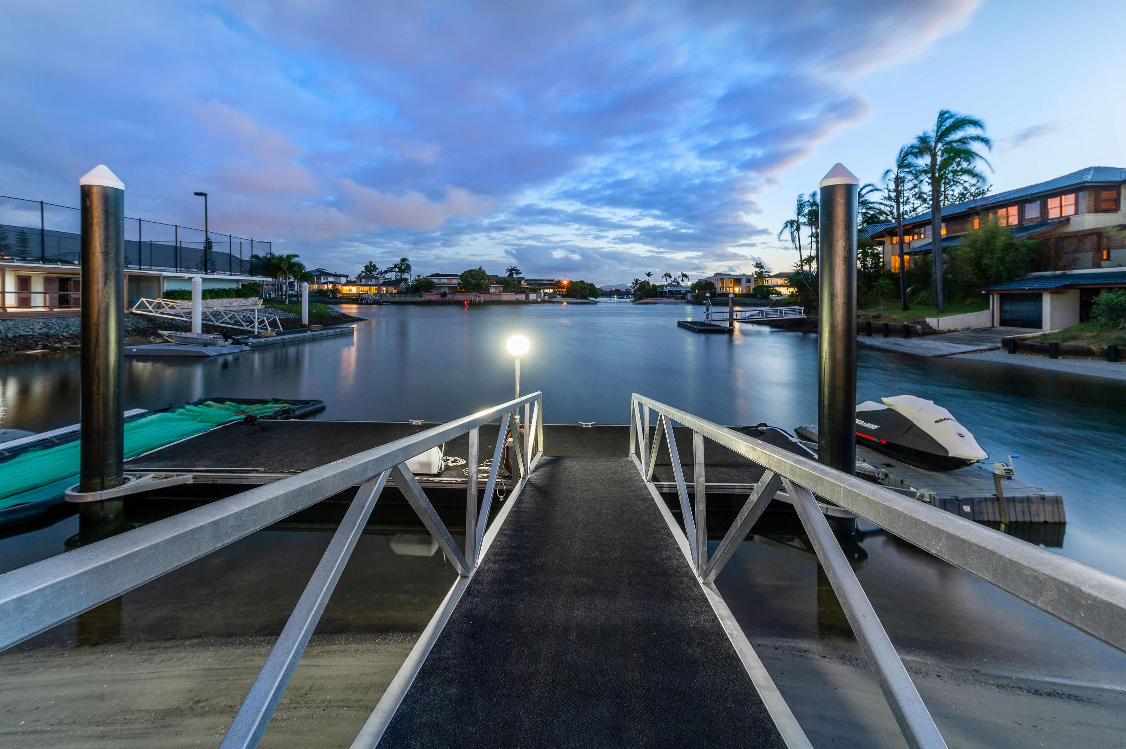 10 Rapallo Avenue, Isle Of Capri, QLD 4217