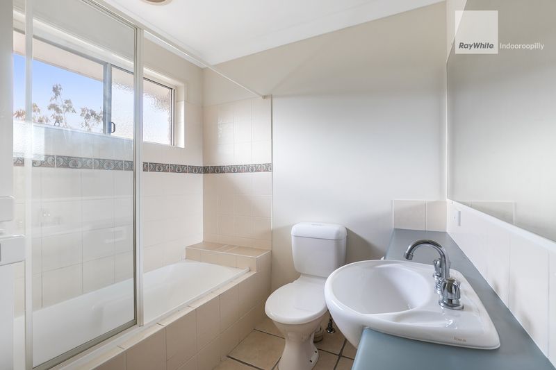 11 25 Hogan Place Seventeen Mile Rocks Qld Rental Townhouse Leased