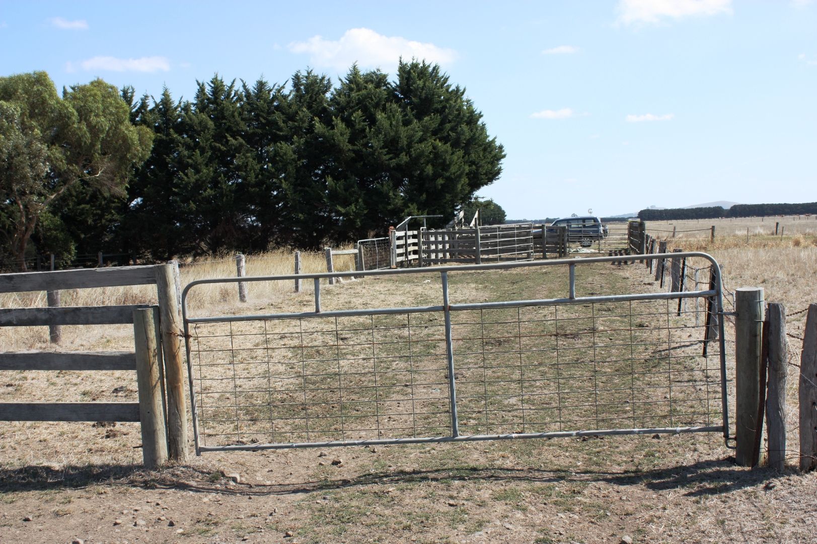 Outpaddock Oswells Road, Boorcan, VIC 3265