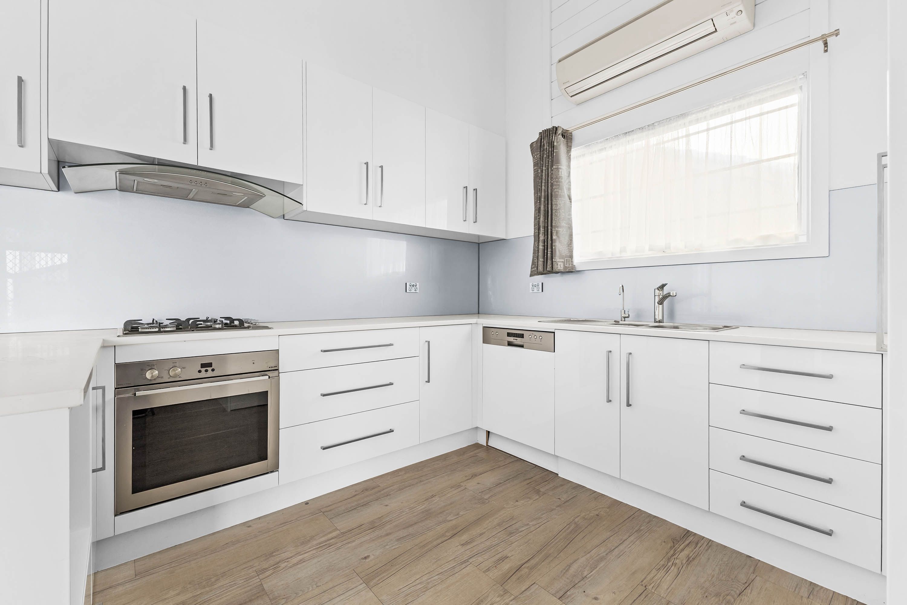 11 Chapel Road — photo 6 of 16