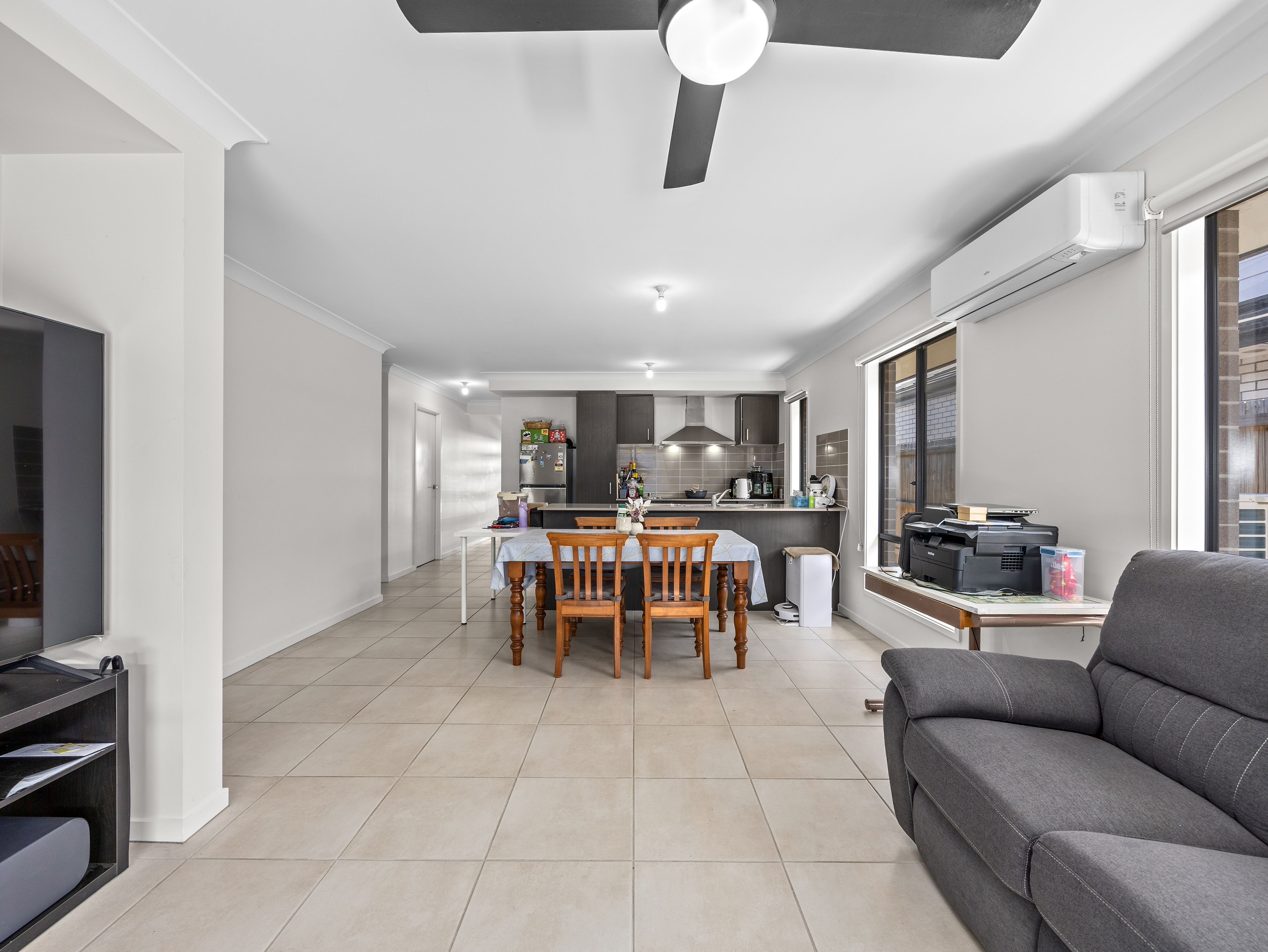 8 Macintyre Street, South Ripley, QLD 4306